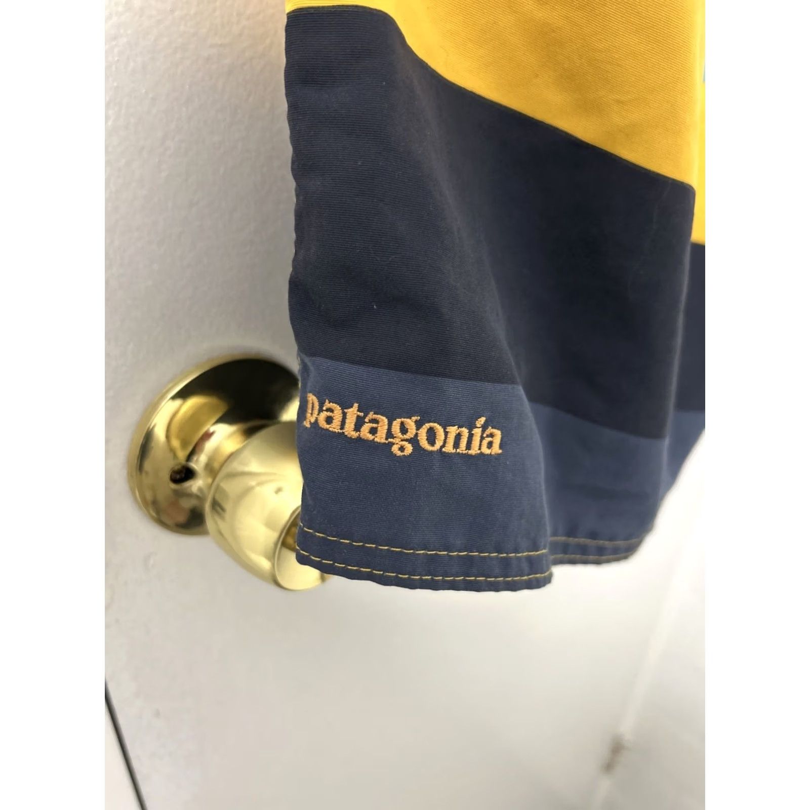 Patagonia Patagonia Wavefarer Board Shorts Mens Sz 34 Blue Striped Swimming Trunks 86556 Size US 34 / EU 50 - 6 Thumbnail