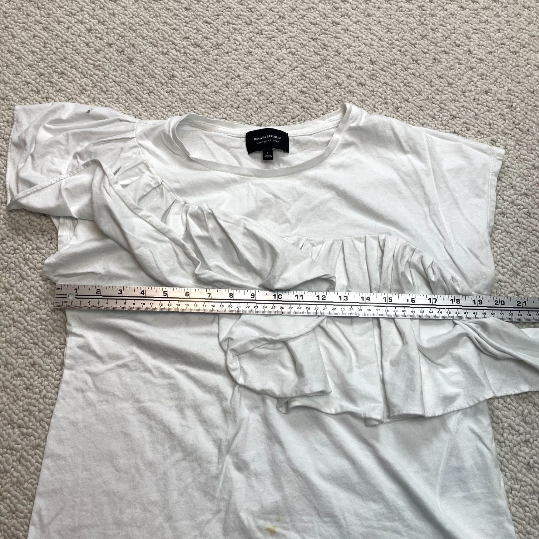 Banana Republic BANANA REPUBLIC Limited Edition Diagonal Ruffle T Shirt Womens Large White Top Size L / US 10 / IT 46 - 5 Thumbnail