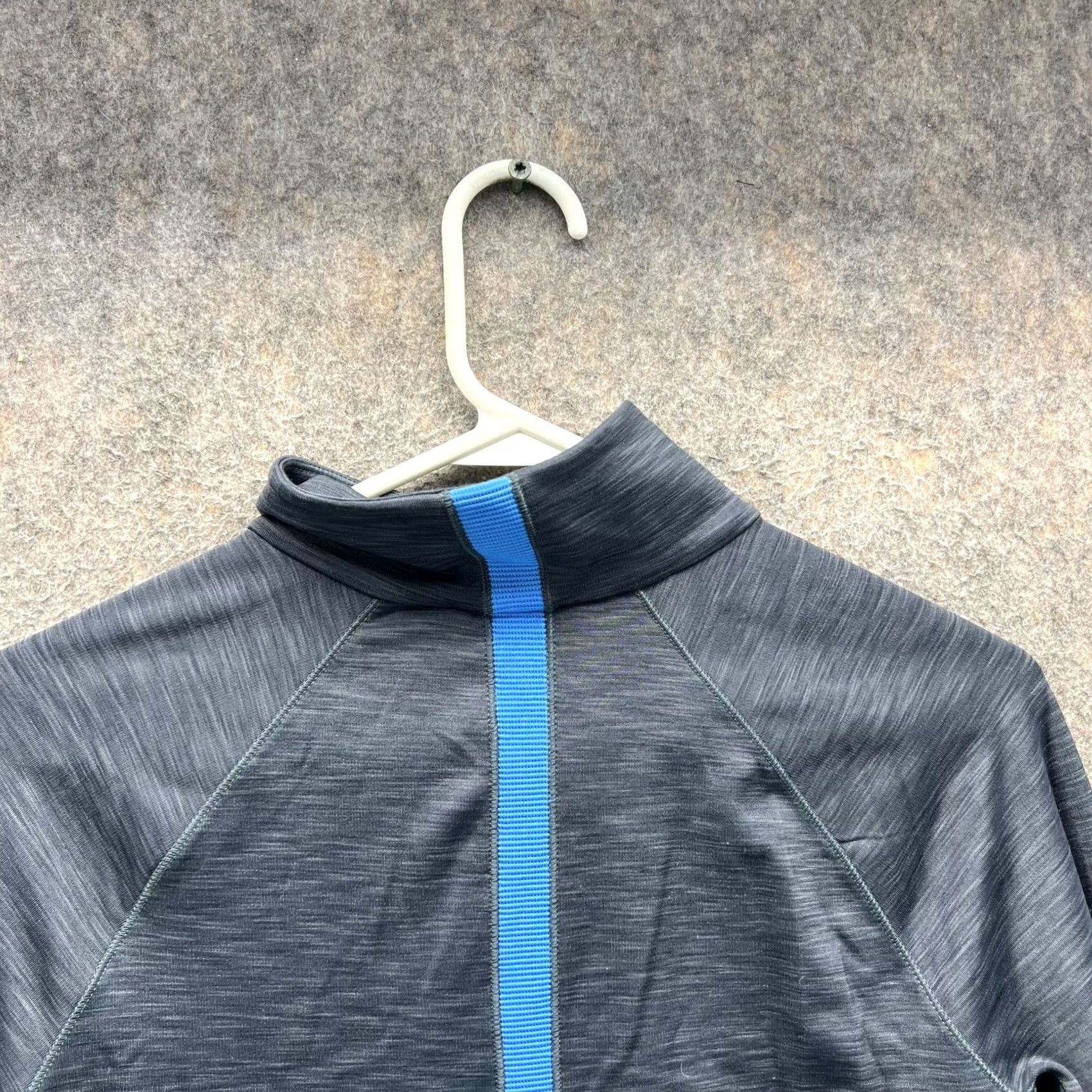 Under Armour VINTAGE? Under Armour Sweatshirt Women Medium Gray Coldgear Fitted Athletic Training Size M / US 6-8 / IT 42-44 - 3 Thumbnail