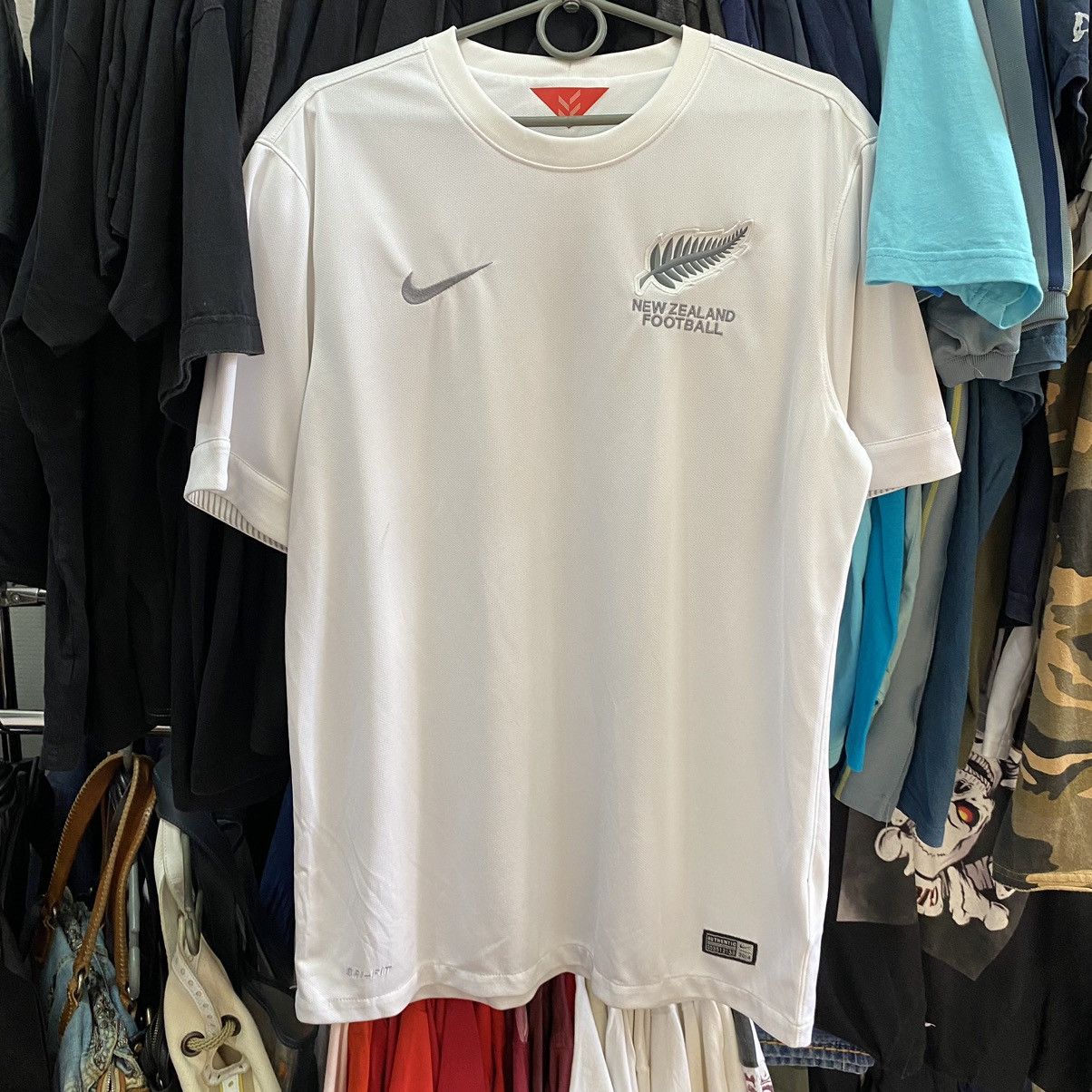 Vintage Vintage Nike FC New Zealand Football National team jersey Size US L / EU 52-54 / 3 - 1 Thumbnail