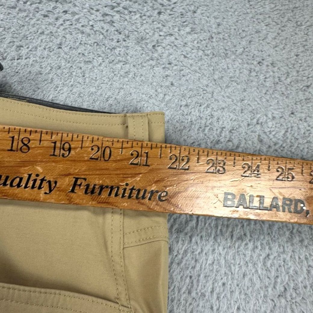 Eddie Bauer Eddie Bauer First Ascent Cargo Shorts Men 42 Tan Nylon Blend Hiking Outdoor Logo Size US 42 / EU 58 - 6 Thumbnail