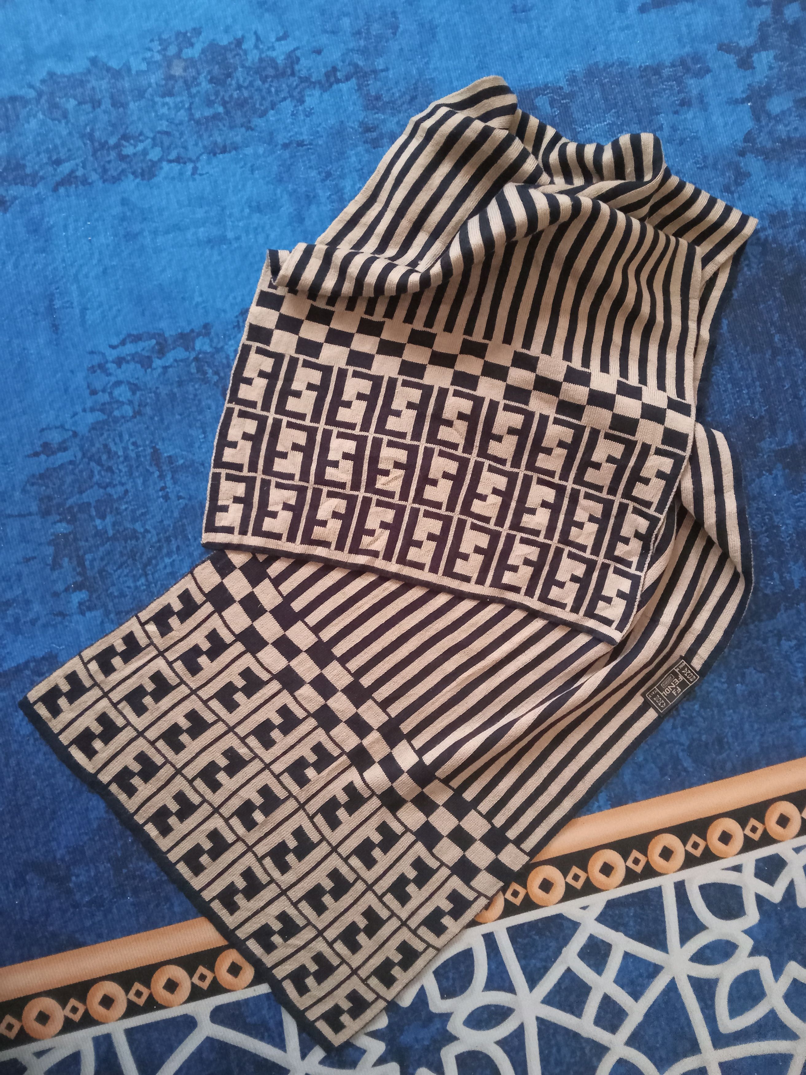 Fendi Fendi Neck Scarf Size ONE SIZE - 4 Thumbnail