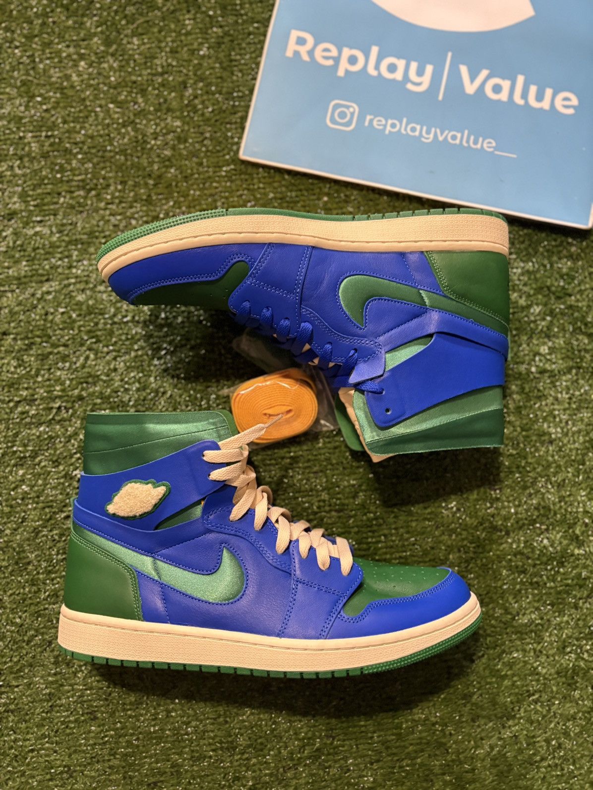 Jordan Brand DS WMNS AIR JORDAN 1 ZOOM CMFT X ALEALI MAY Size US 11 / EU 44 - 3 Thumbnail