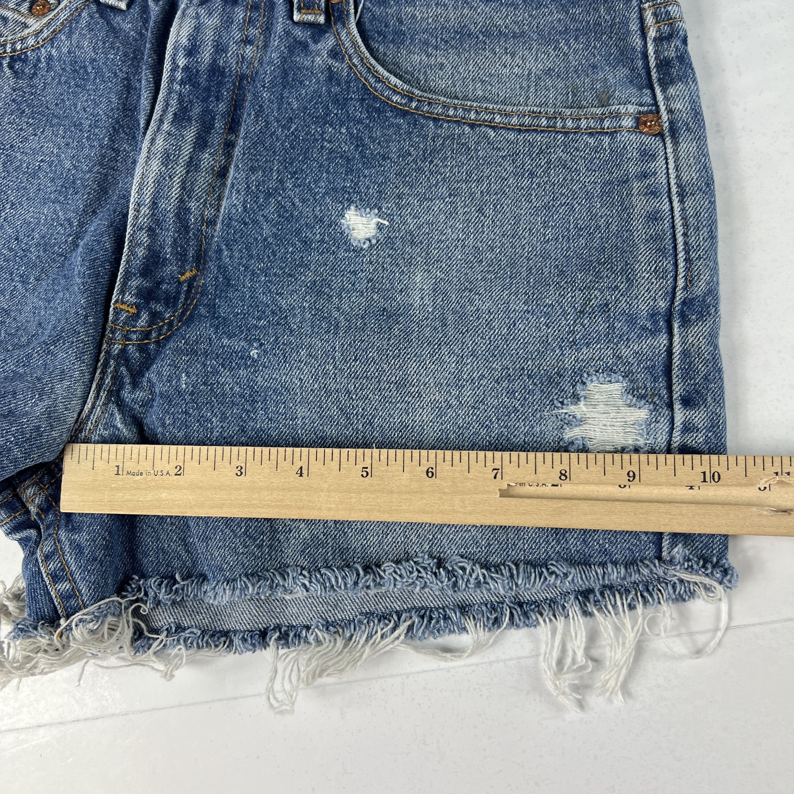 Levi's × Vintage VTG 90s Levi's Jean Shorts 517 Cut Off Thrashed Denim Jorts Size US 30 / EU 46 - 19 Thumbnail