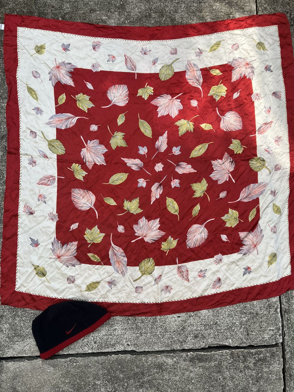 Designer × SikSilk × Vintage Vintage Handrolled Silk Scarf Size ONE SIZE - 4 Thumbnail