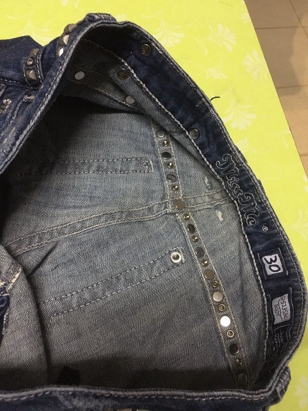 Miss Me Miss me studd jeans Size 33" - 13 Thumbnail