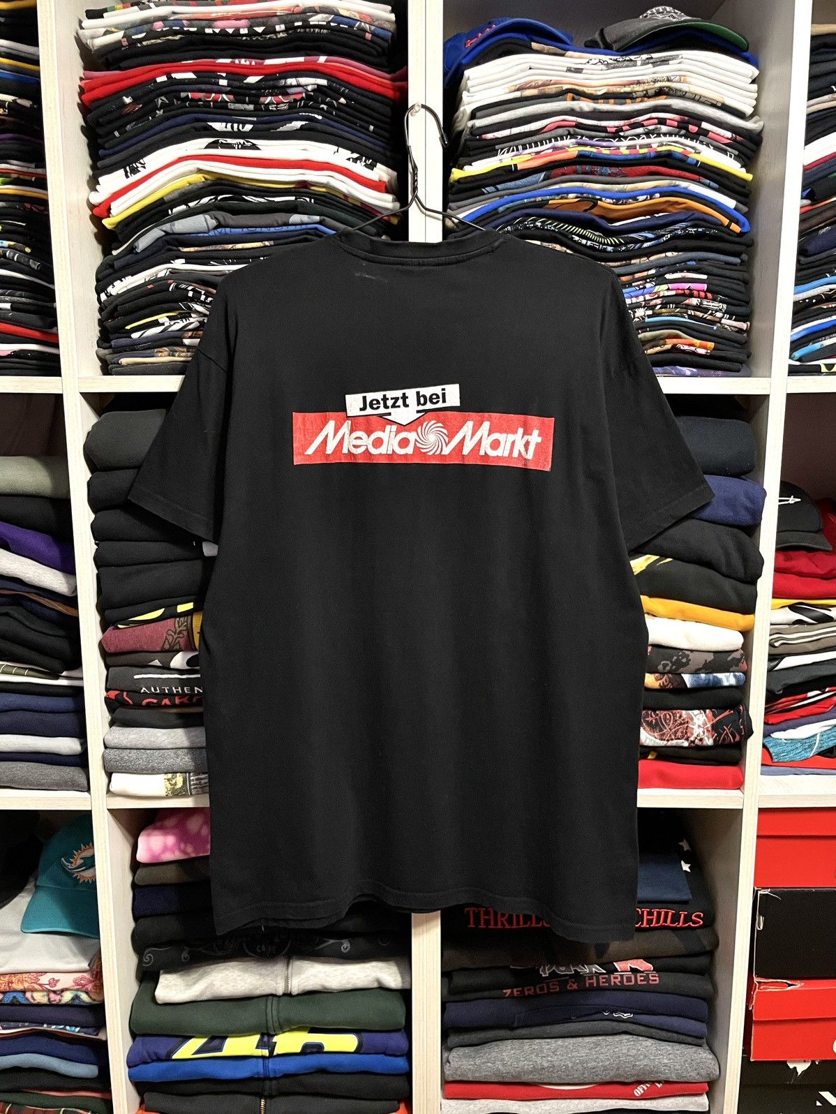 Vintage Vintage Y2K Lara Croft Tomb Raider Video Game Promo T-Shirt Size US XL / EU 56 / 4 - 7 Thumbnail