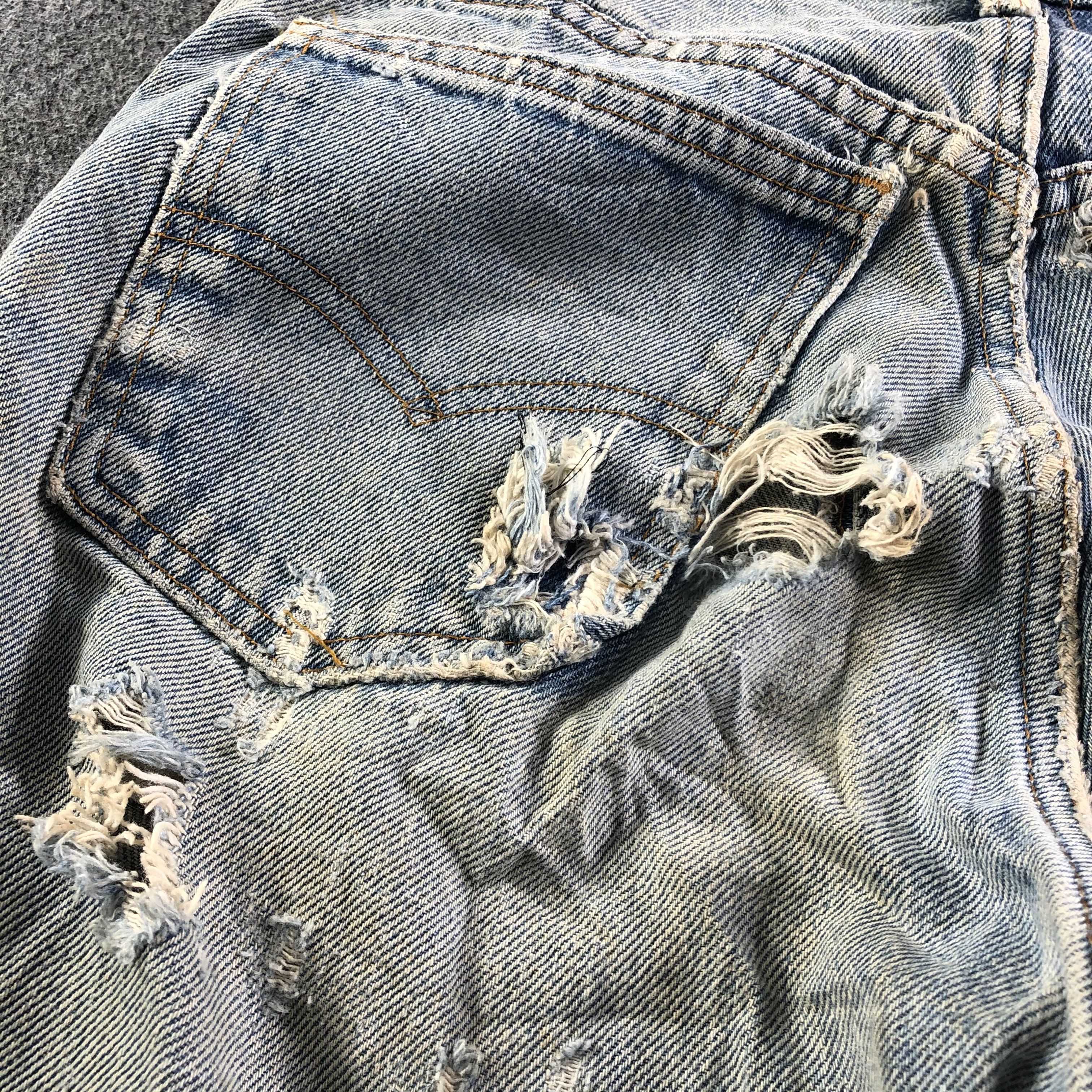 Levi's Vintage 90s Light Wash Levis Jeans-J4092 Size US 28 / EU 44 - 7 Thumbnail