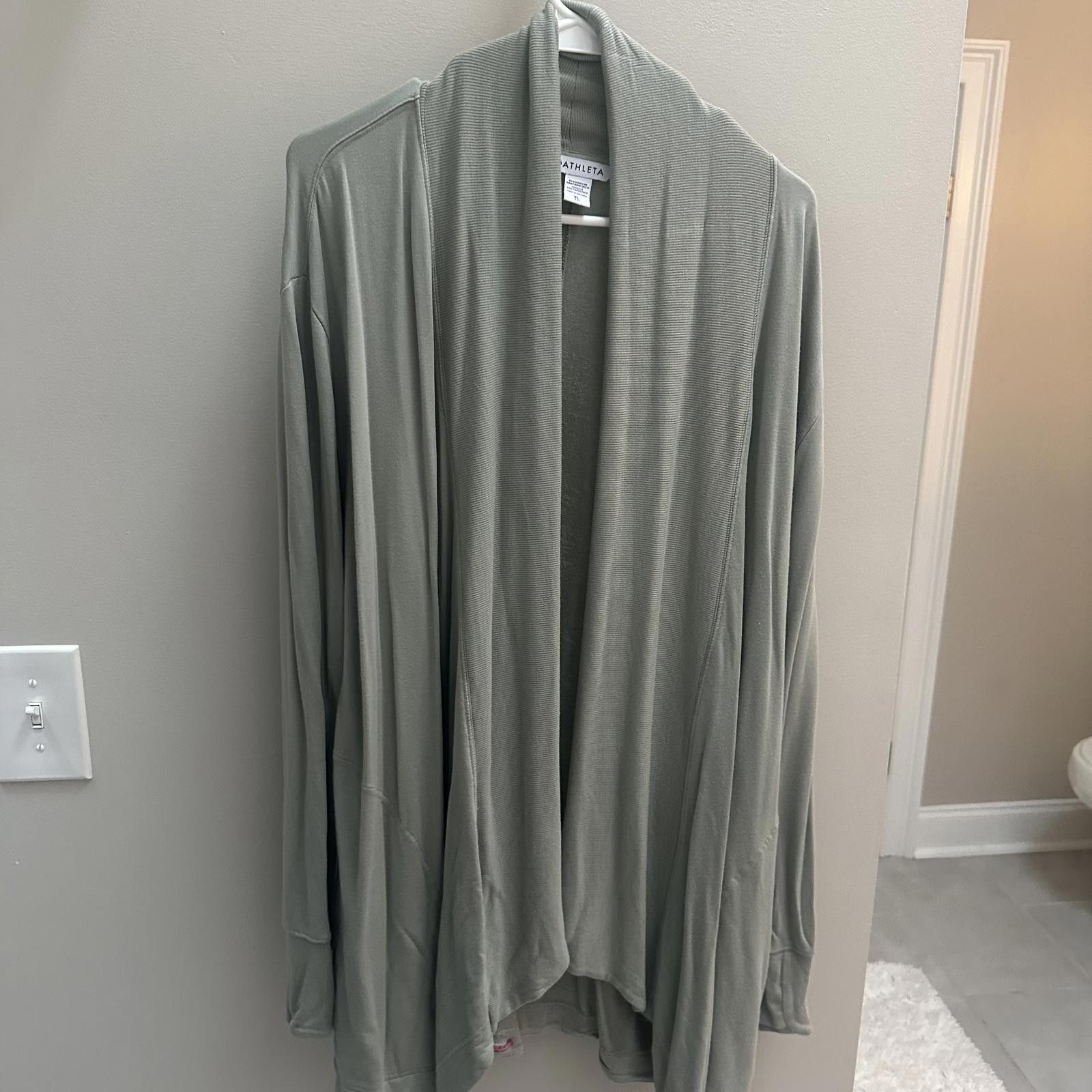 Designer Athleta Green Women's Set – Top, Legging and Cardigan Size ONE SIZE - 1 Thumbnail