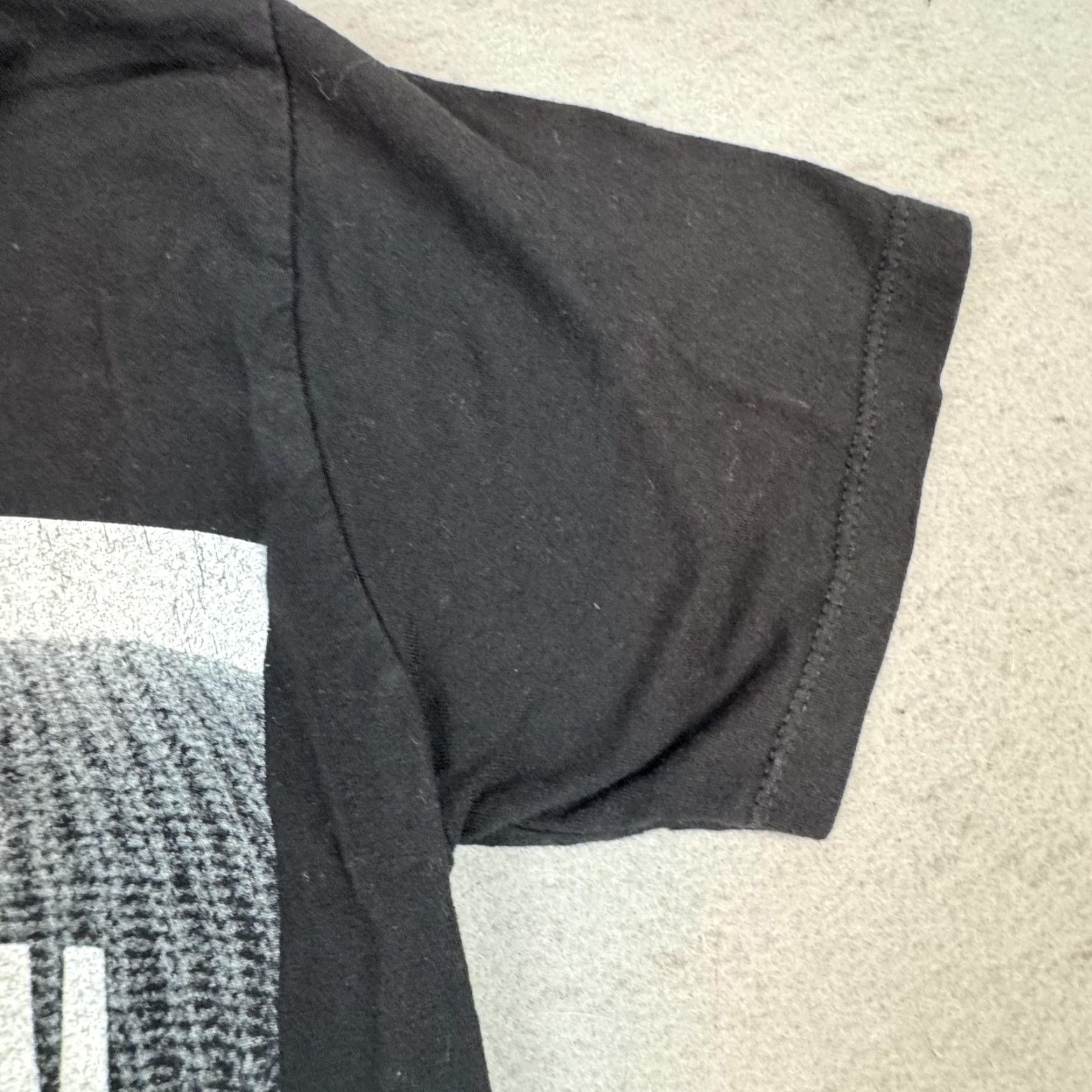 Vintage VINTAGE Jay Z Beyonce On The Run Tour Shirt Mens Medium Black Concert Band Tee Music Size US M / EU 48-50 / 2 - 7 Thumbnail