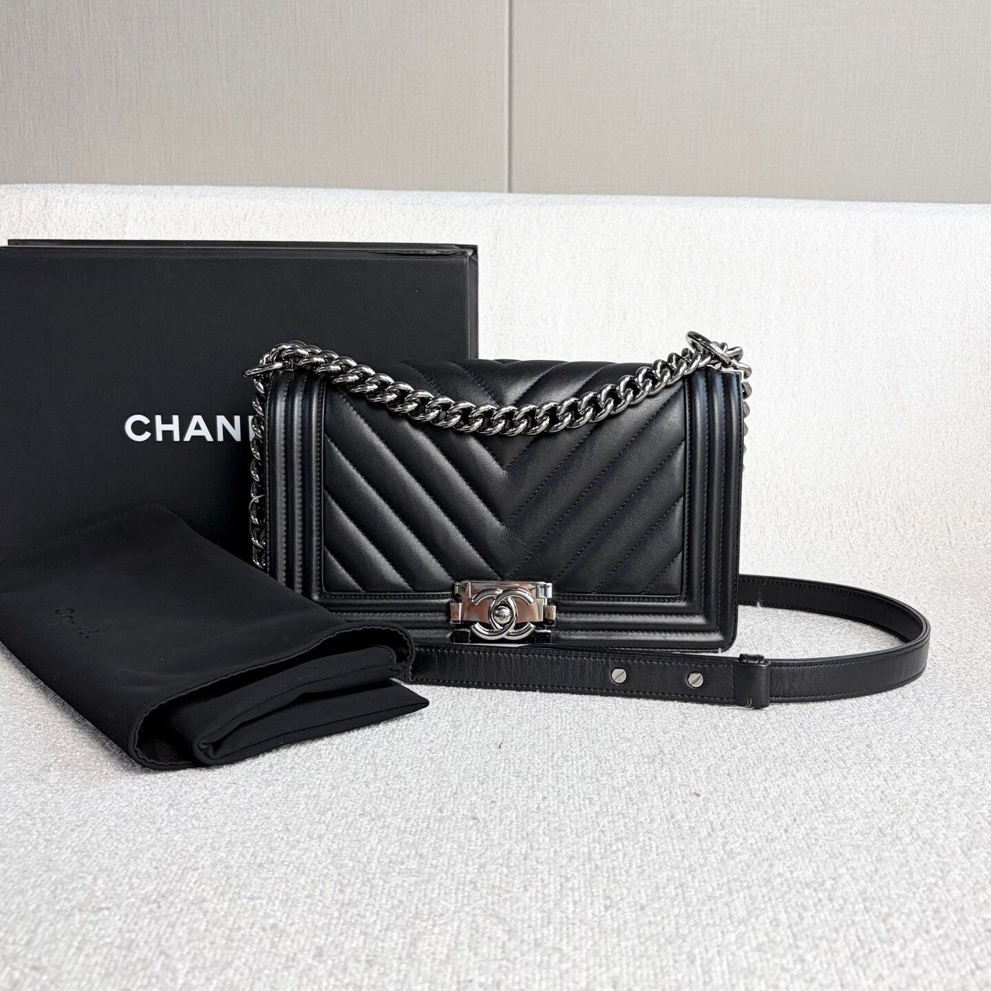 Chanel Pre-loved Bag Very good condition Size ONE SIZE - 1 Thumbnail