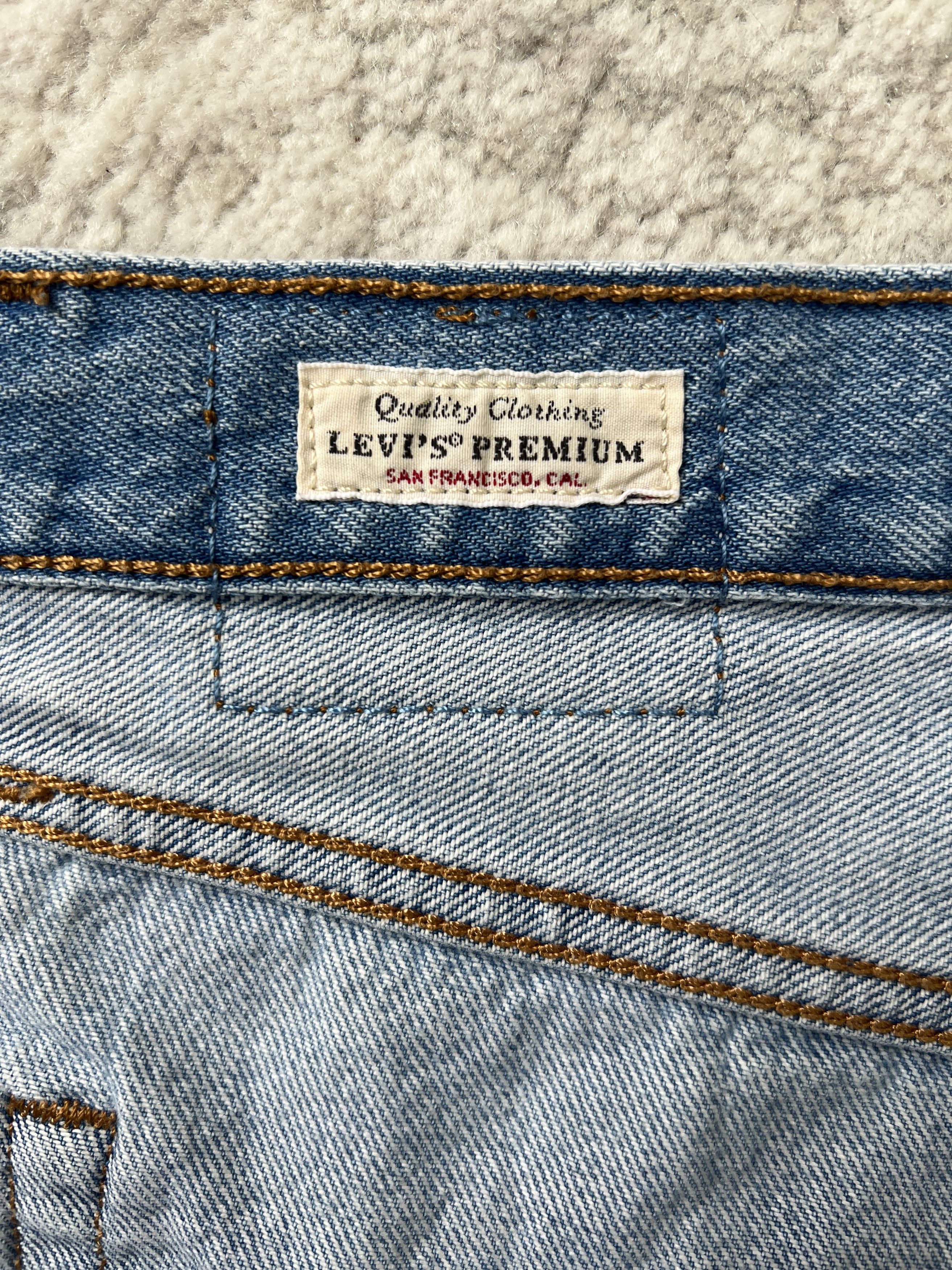 Levi's Levi’s 501 Women Distressed Denim Shorts 31"-32" Size 31" - 16 Thumbnail