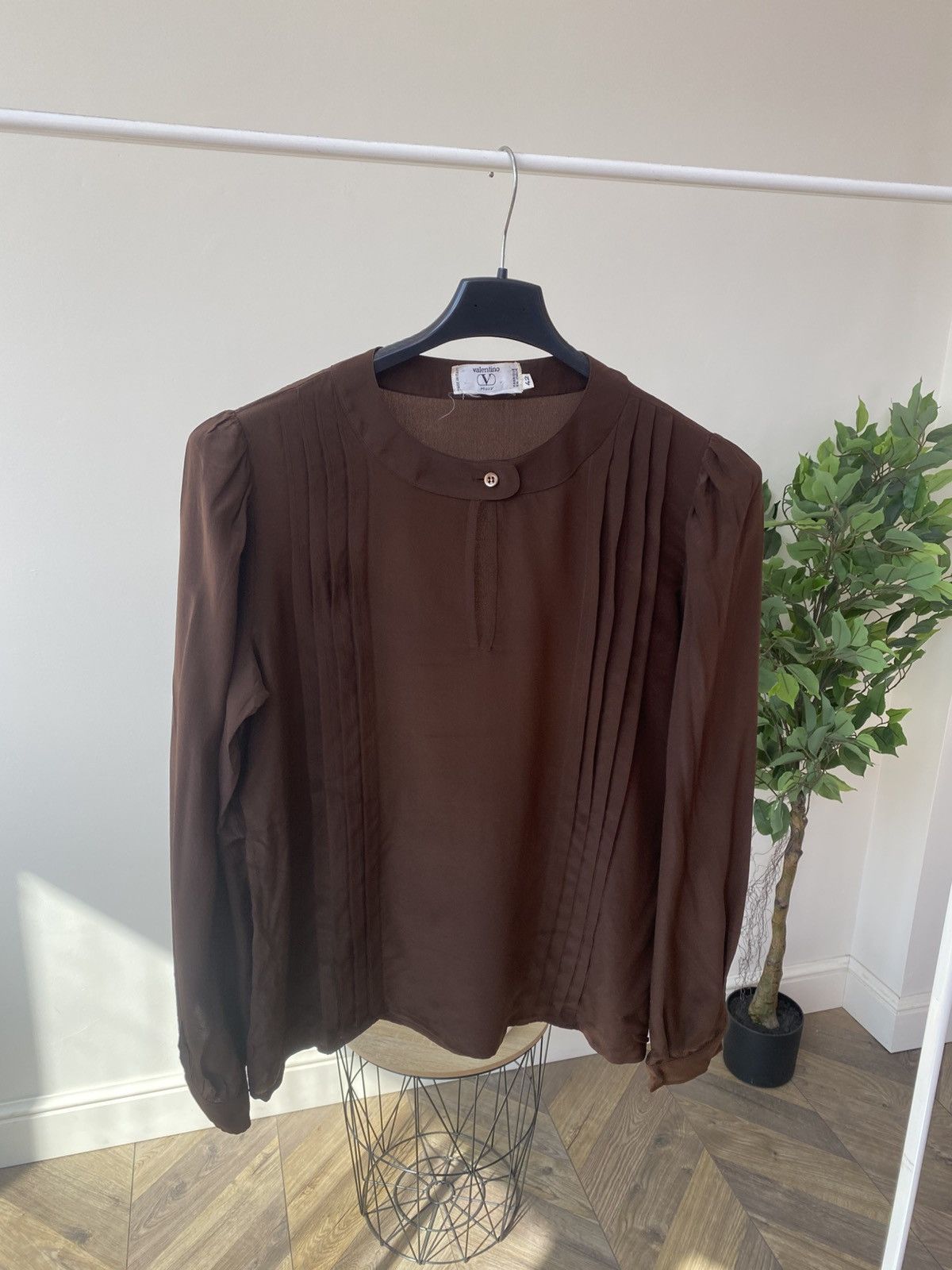 Valentino Vintage Valentino women's blouse Size M / US 6-8 / IT 42-44 - 7 Thumbnail