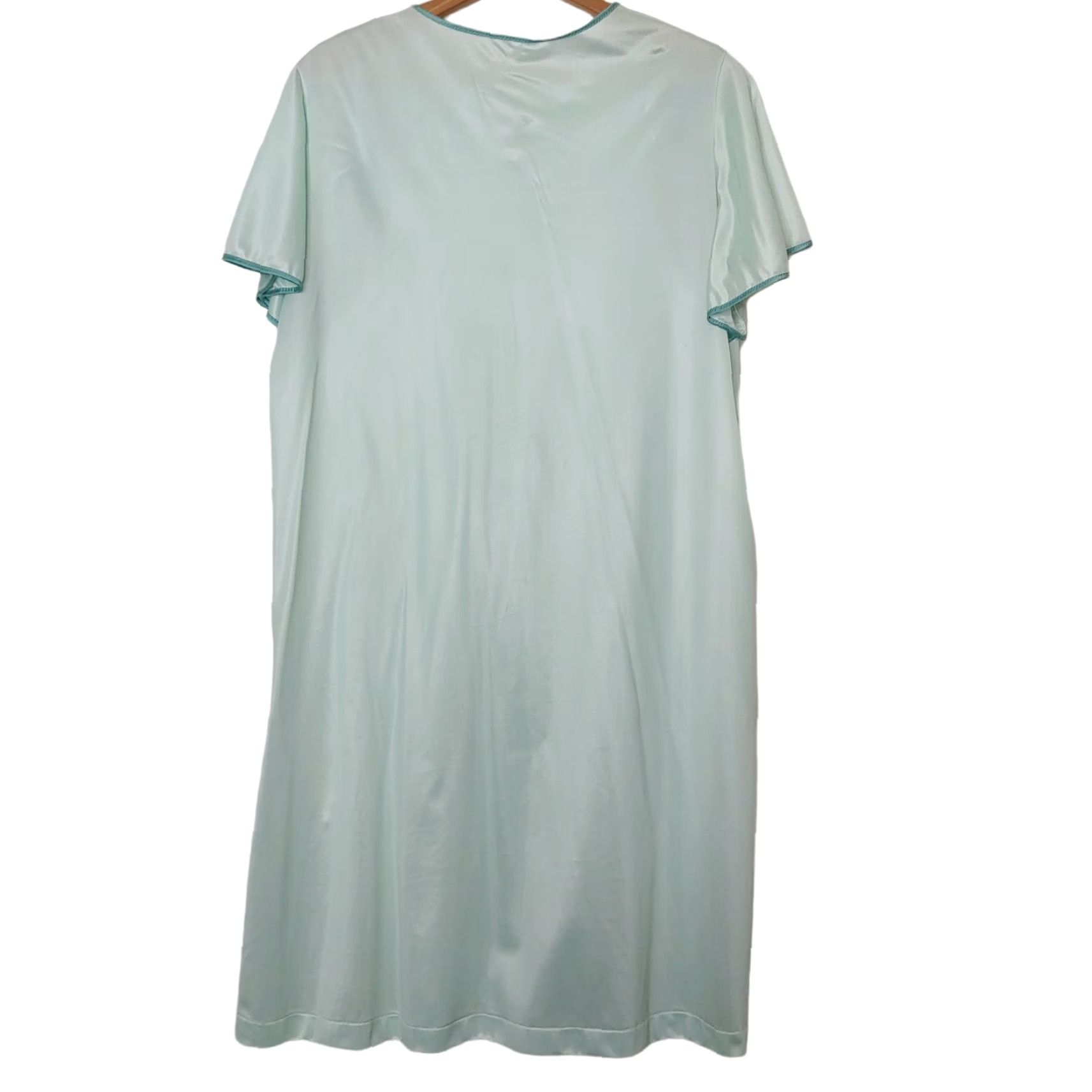 Vintage VINTAGE Pinehurst Lingerie Nightgown Womens M Mint Green Nylon 3-Button Flutter 46" Chest 41" Length Eveningwear Size ONE SIZE - 4 Thumbnail
