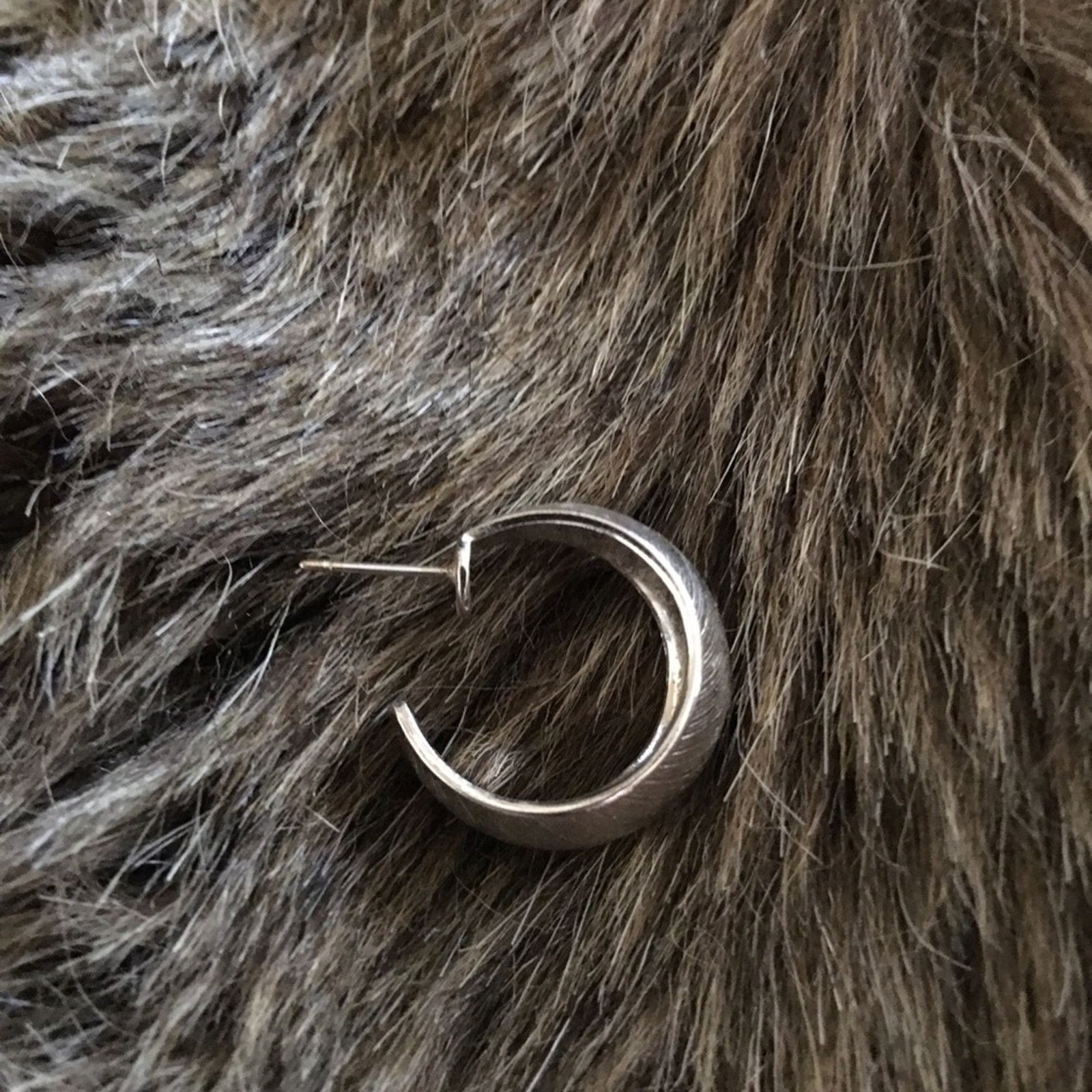 Vintage Vintage textured silver tone hoop style earrings Size ONE SIZE - 4 Thumbnail