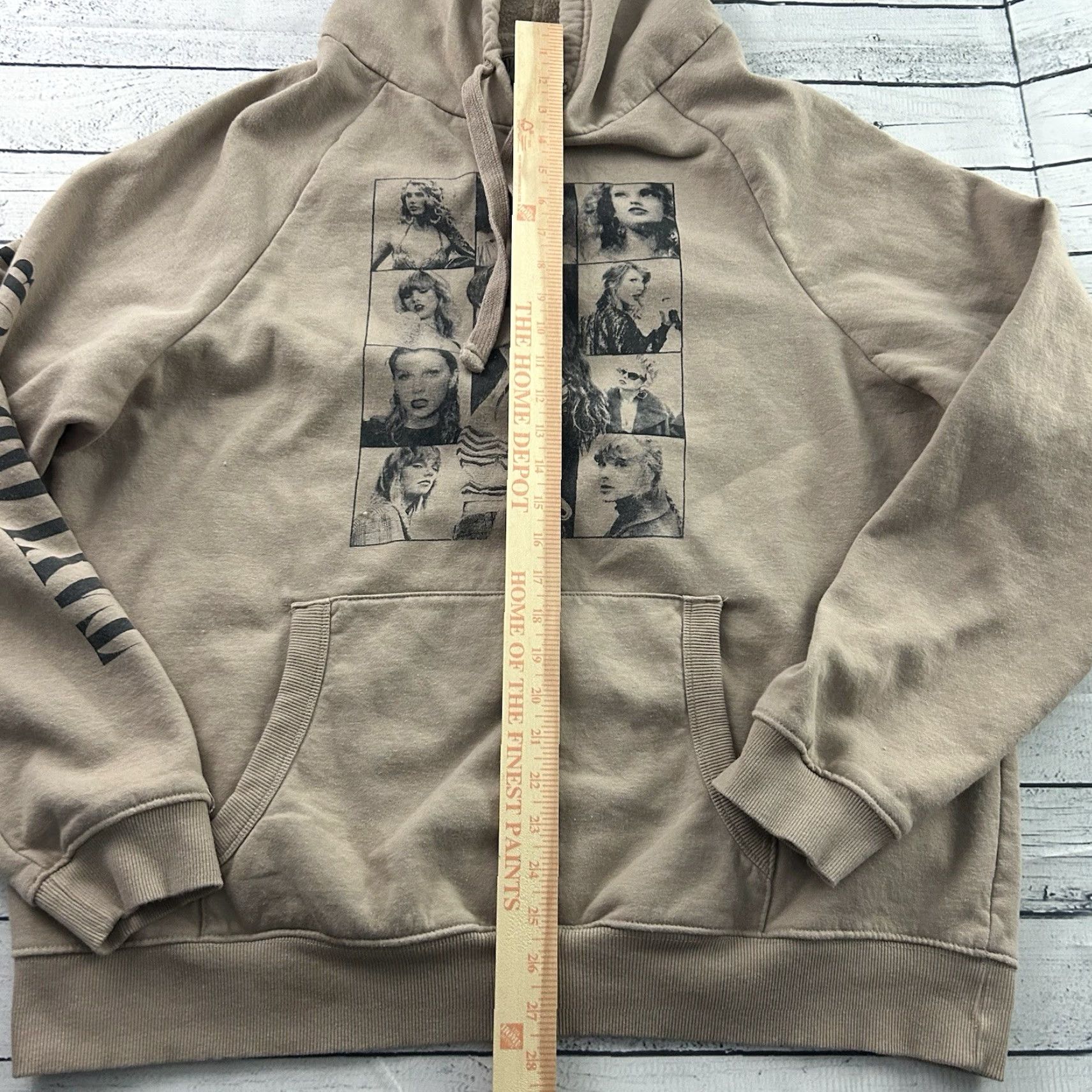 Vintage Taylor Swift Eras Tour Official Merch Hoodie Men's XL Brown Shirt Mens XL Brown Taylor Swift Eras Tour Official Merch Pullover Hoodie Sweatshirt Size US XL / EU 56 / 4 - 4 Thumbnail