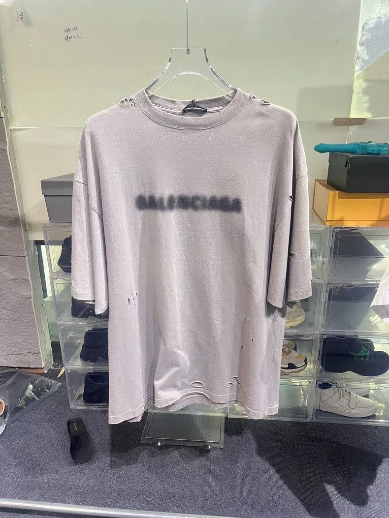 Balenciaga Balenciaga Grey Blurred Letter Destroyed Short Sleeve Size US XXS / EU 40 - 1 Thumbnail