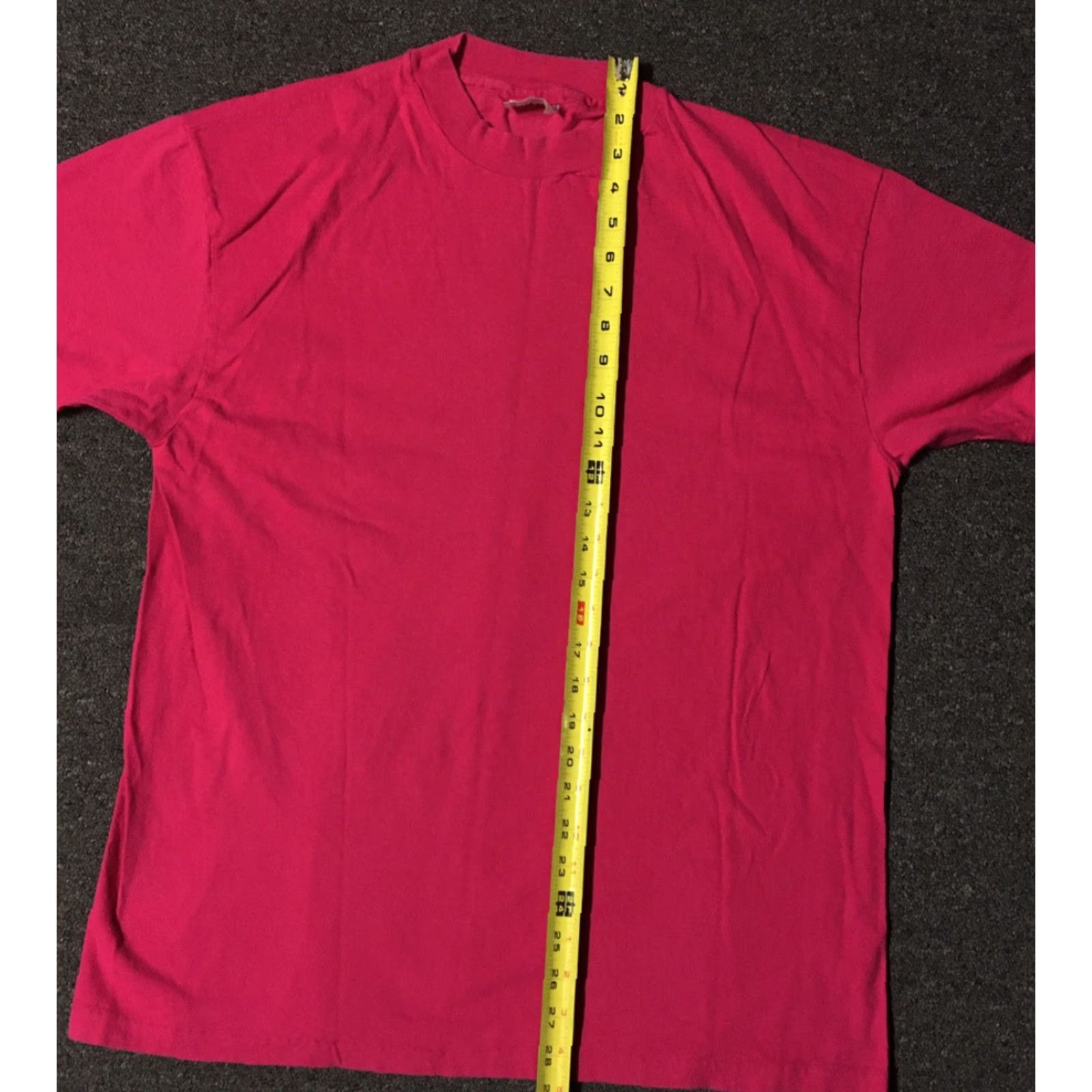 Hanes VINTAGE Hawaii Kapolei Kreepers Caterpillar Shirt L Men Pink 80s Surf Animal Aloha Retro 90s University USA Hanes Short Sleeve T-Shirt Single Stitch Size US L / EU 52-54 / 3 - 7 Thumbnail
