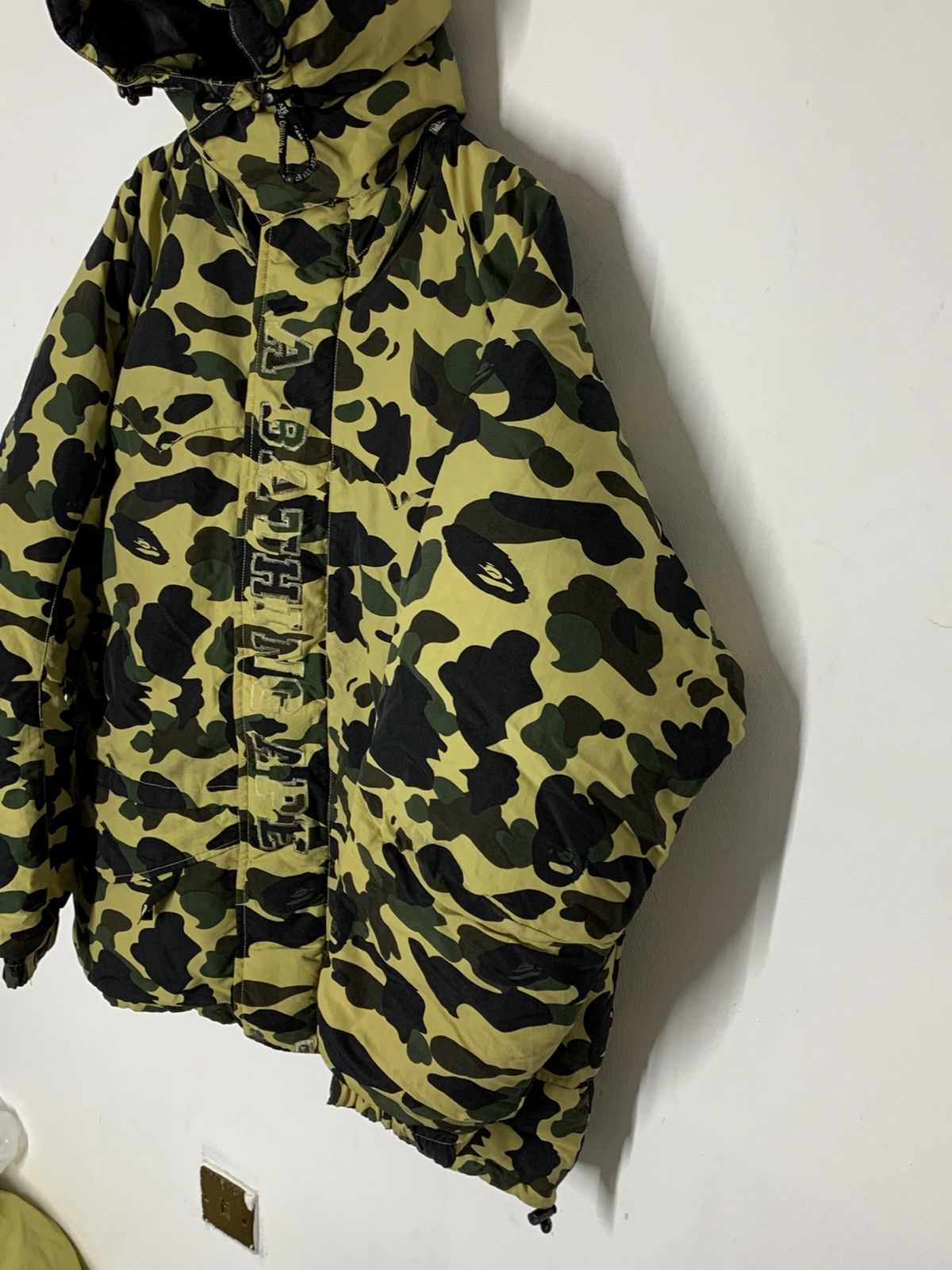 Bape Vintage BAPE 1st Camo Snowboard Puffer Down Jacket Size US L / EU 52-54 / 3 - 4 Thumbnail