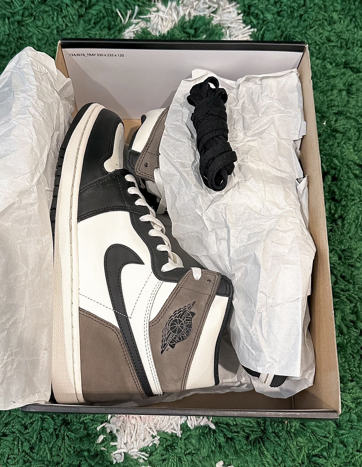 Jordan Brand Jordan 1 Retro OG High Dark Mocha Size US 11.5 / EU 44-45 - 1 Thumbnail