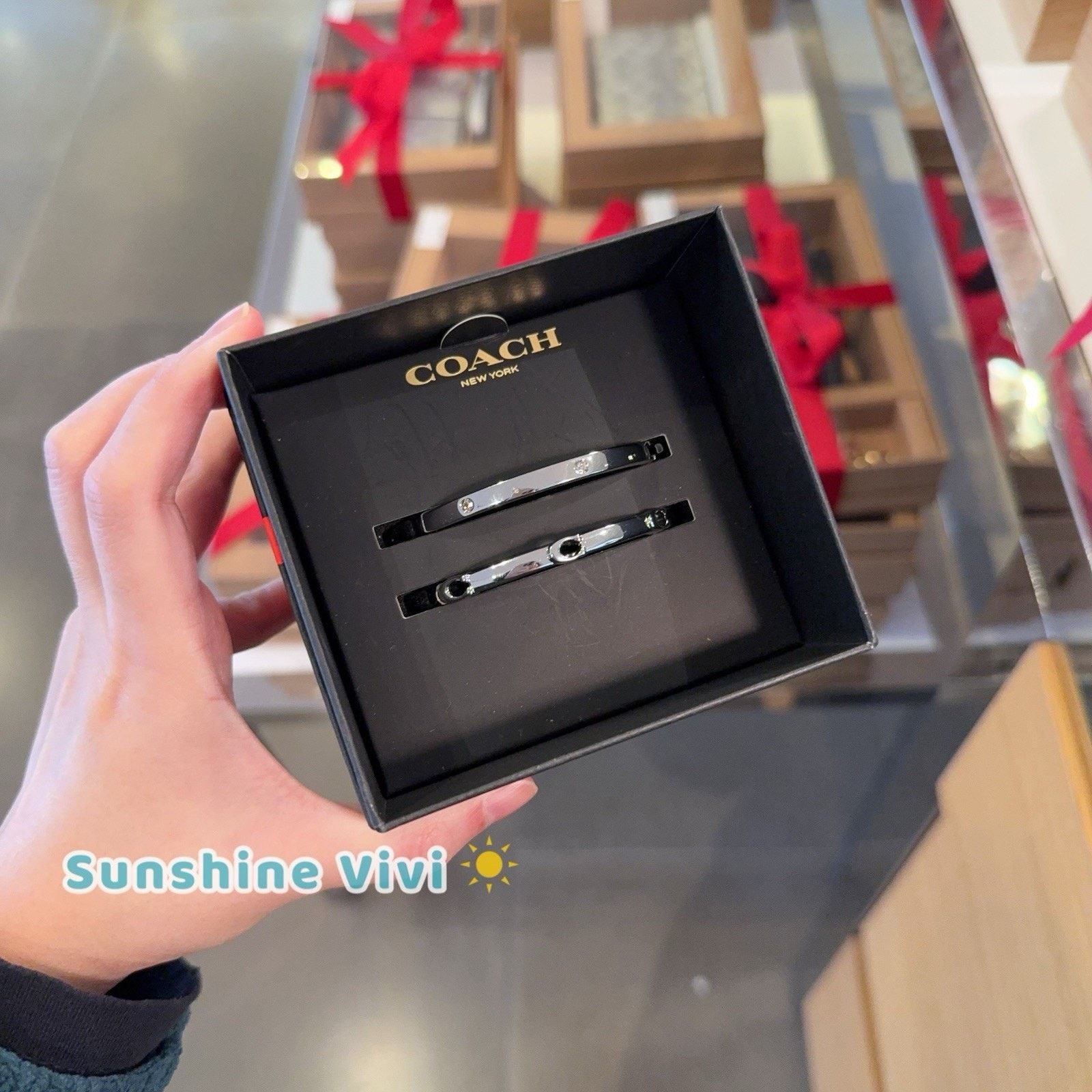 Coach NEW Coach Heart And Cherry Bangle Set Silver CCU44 Gift 2025 Size ONE SIZE - 1 Thumbnail
