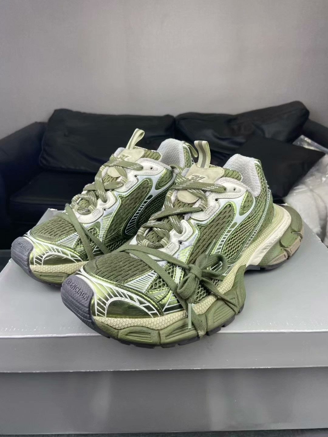 Balenciaga Balenciaga Green Lowtop Sneakers XXXL Men Size US 10 / EU 43 - 1 Thumbnail