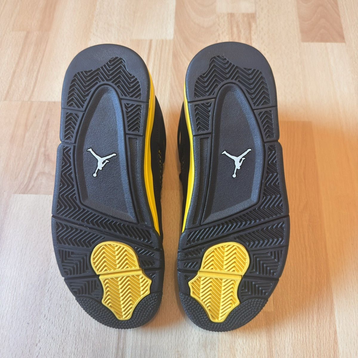 Jordan Brand Jordan 4 thunder 2023 Size US 7.5 / EU 40-41 - 6 Thumbnail