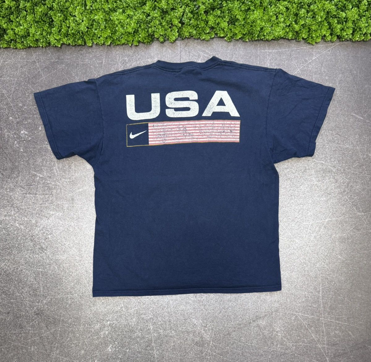 Vintage 90s Nike USA Flag T-Shirt y2k streetwear America