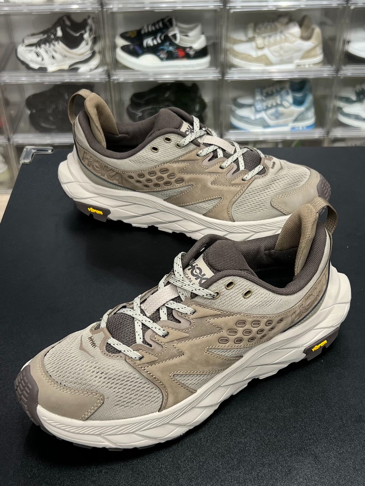 Hoka Hoka Running Beige Lowtop Sneakers 9 Men Size US 9 / EU 42 - 1 Thumbnail
