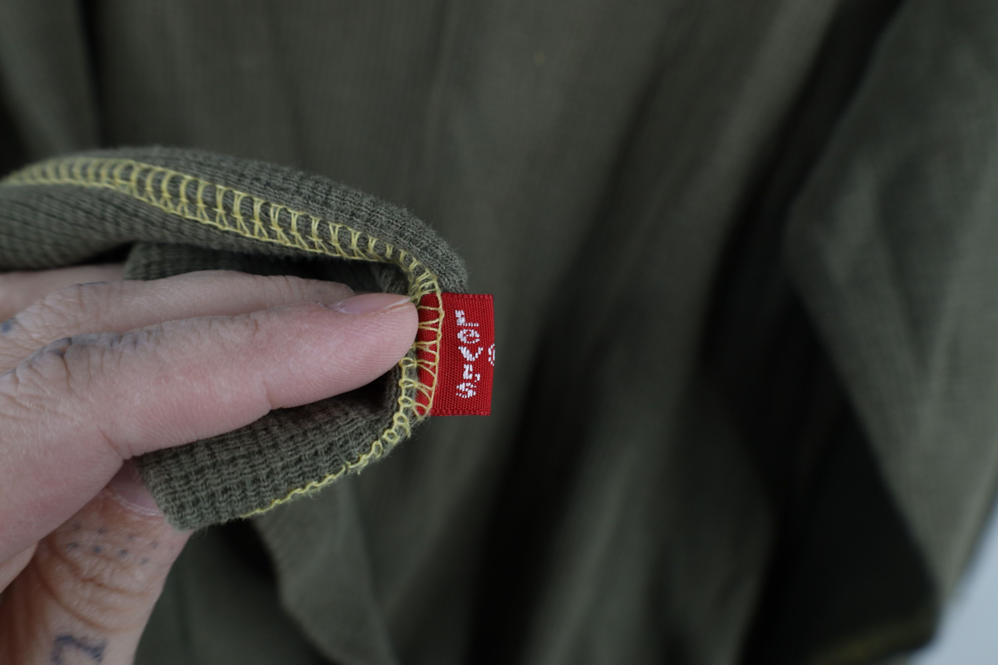 Levi's × Vintage Vintage Y2K 2004 Levis Waffle Knit Long Sleeve T-Shirt Size US XL / EU 56 / 4 - 9 Thumbnail