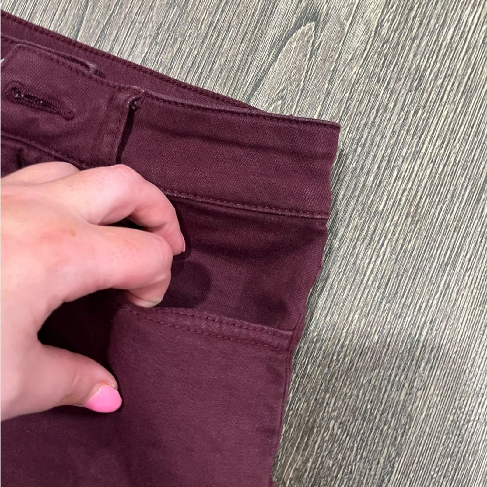 American Eagle Outfitters American Eagle Hi-Rise Shortie Shorts Cuffed Hem Maroon Sz 6 Size 28" / US 6 / IT 42 - 7 Thumbnail