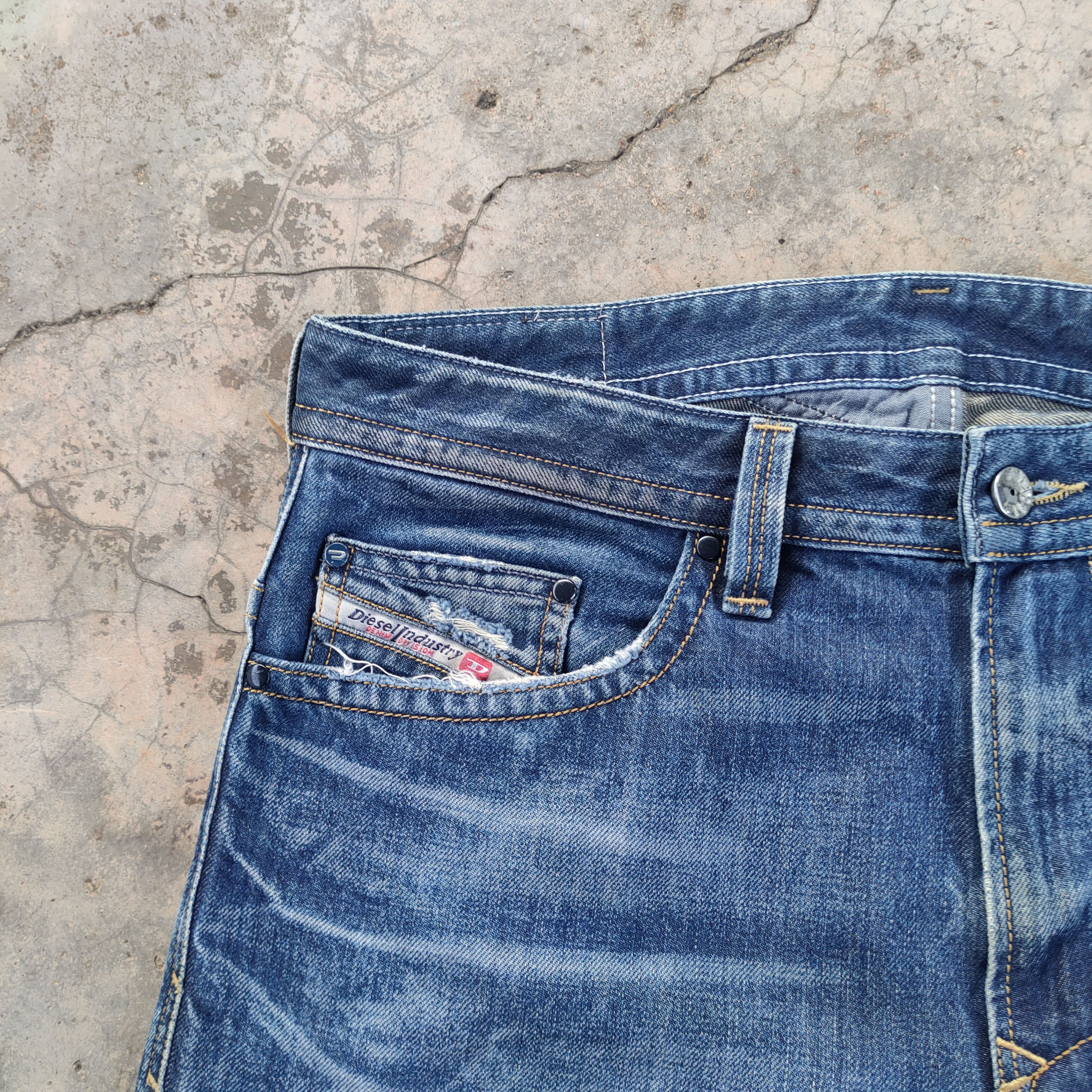 Diesel W33 VINTAGE DIESEL FADED DISTRESSED DENIM JEAN PANTS Size US 33 - 5 Thumbnail