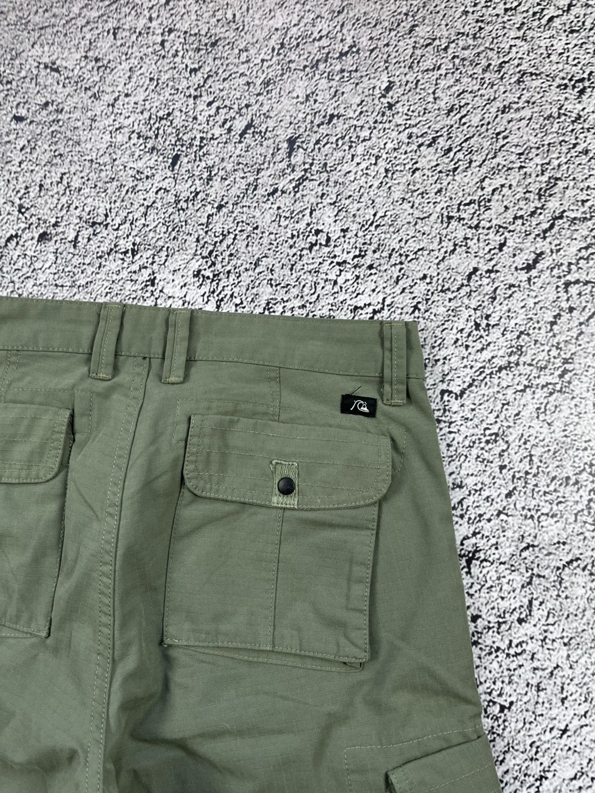 Quicksilver Rare Vintage Quicksilver Cargo Shorts Y2K side 30 Size US 30 / EU 46 - 7 Thumbnail