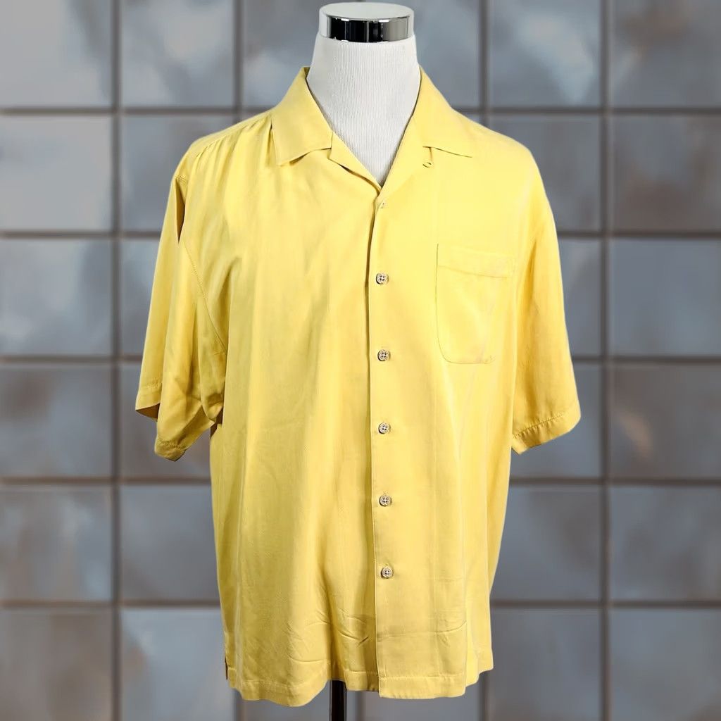Tommy Bahama Tommy Bahama Shirt Hawaiian Aloha Silk Yellow 100% Silk Button-Up Short Sleeve Collared Vacation Mens L Shirt Size US L / EU 52-54 / 3 - 1 Thumbnail