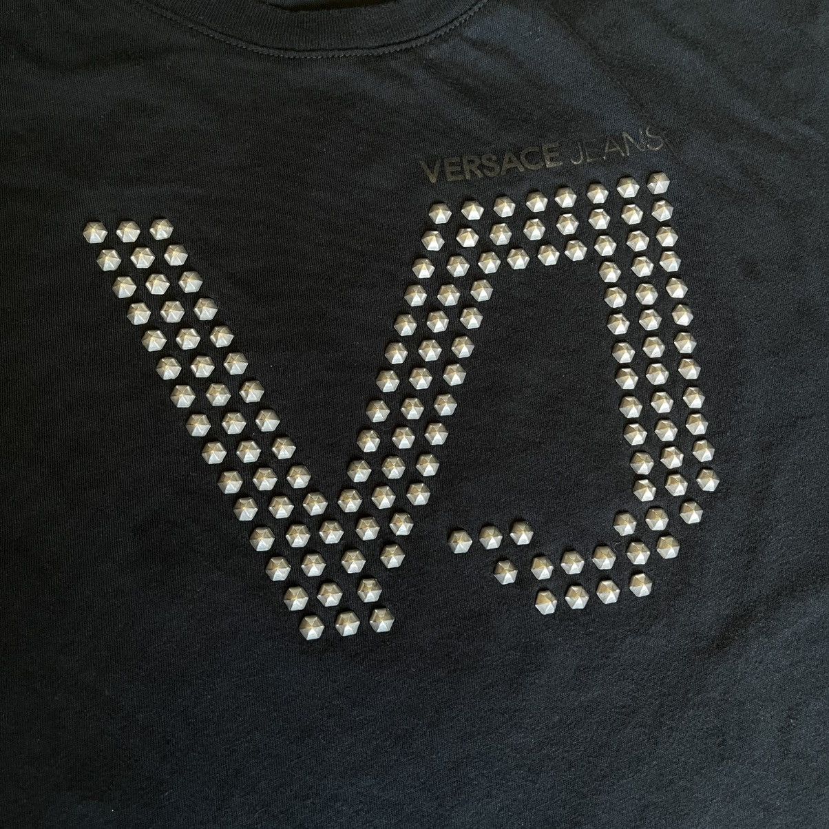 Versace Jeans Couture Versace Jeans Studded Monogram Logo T Shirt Black VJ Size US L / EU 52-54 / 3 - 6 Thumbnail