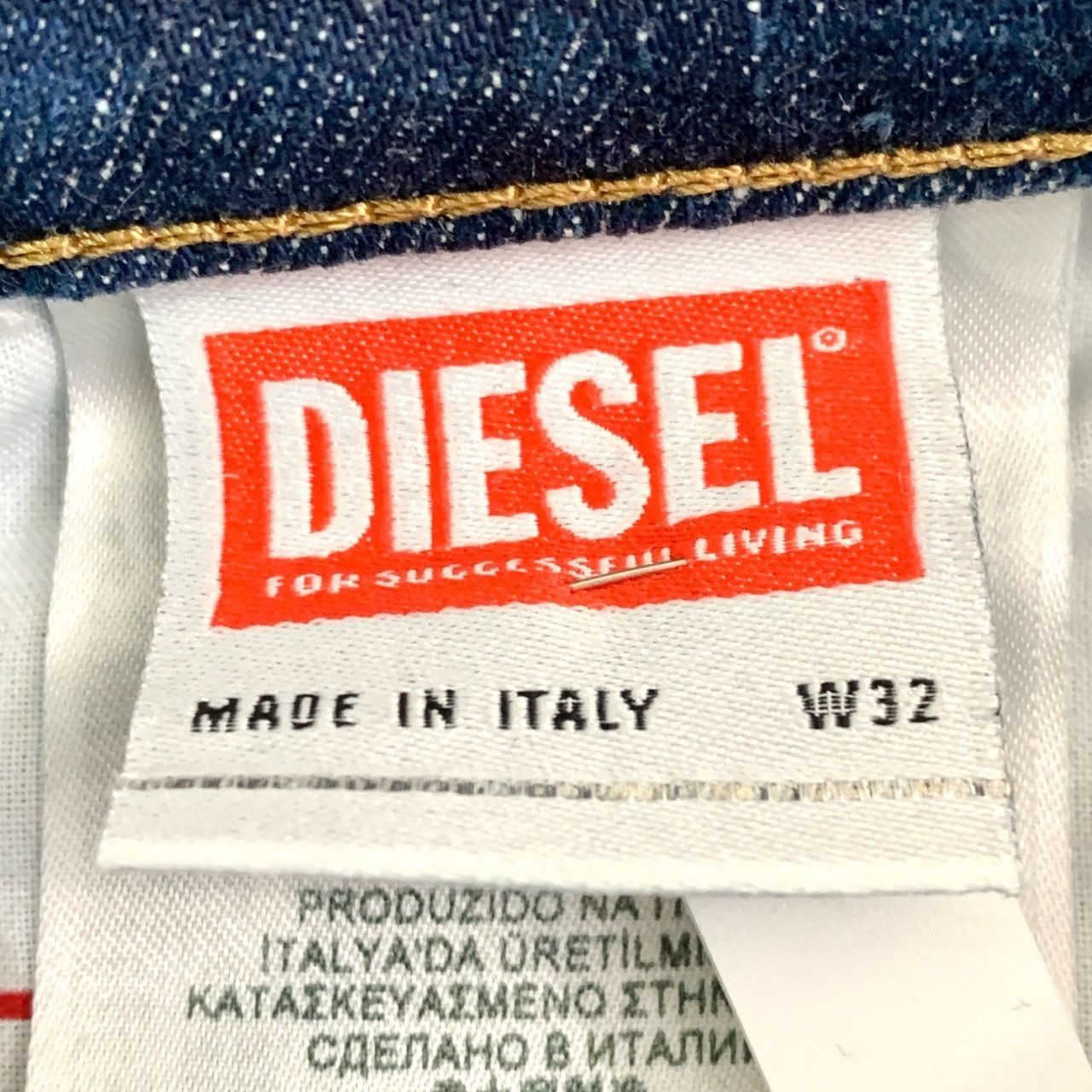 Diesel Diesel Logo Patch Dark Blue Denim Jeans with Holes, W32 Size 32" / US 10 / IT 46 - 2 Thumbnail