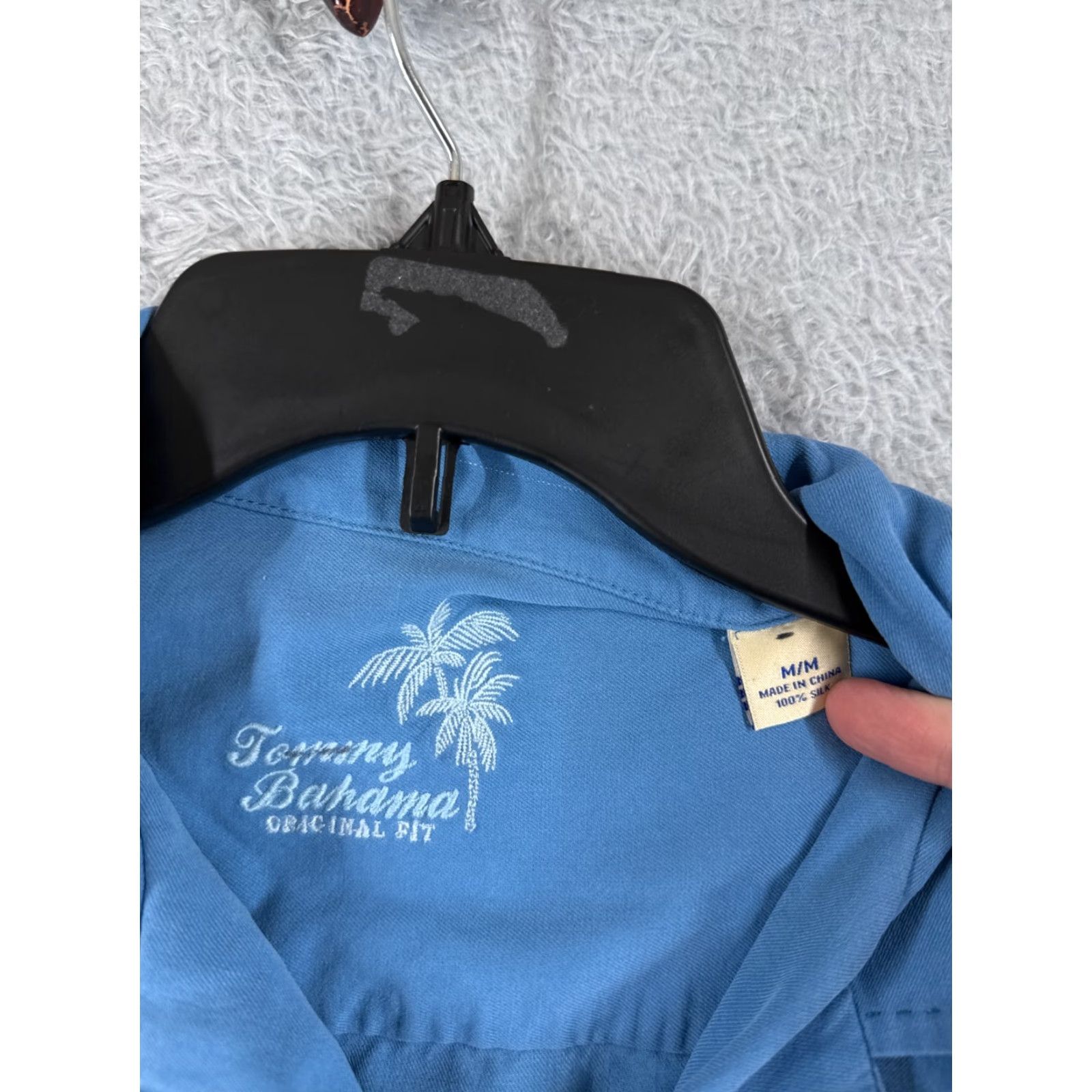 Tommy Bahama Tommy Bahama Shirt Men Medium Blue Solid 100% Silk Hawaiian Beach Vacation Aloha Beach Resort Mens Shirt Silk Casual Button-Up Short Sleeve Size US M / EU 48-50 / 2 - 7 Thumbnail