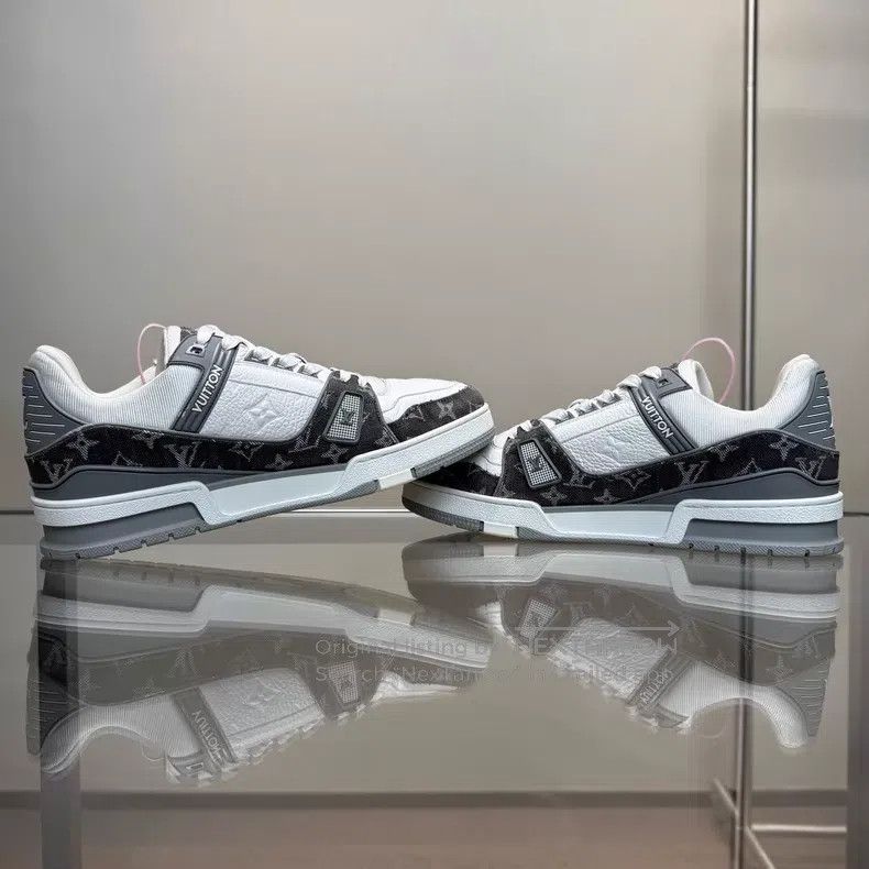 Louis Vuitton Louis Vuitton Trainer's new grey and white denim shoes Size US 9.5 / EU 42-43 - 6 Thumbnail