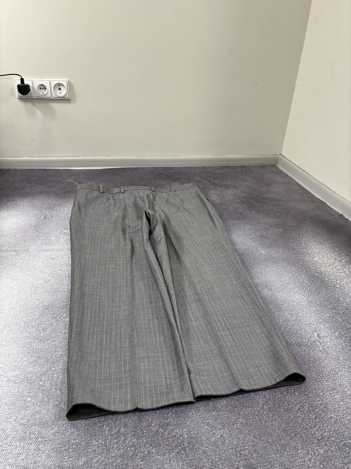 Other Bespoke Dormeuil Men’s 2-Piece Grey Pinstripe Wool Suit Size 52R - 22 Thumbnail