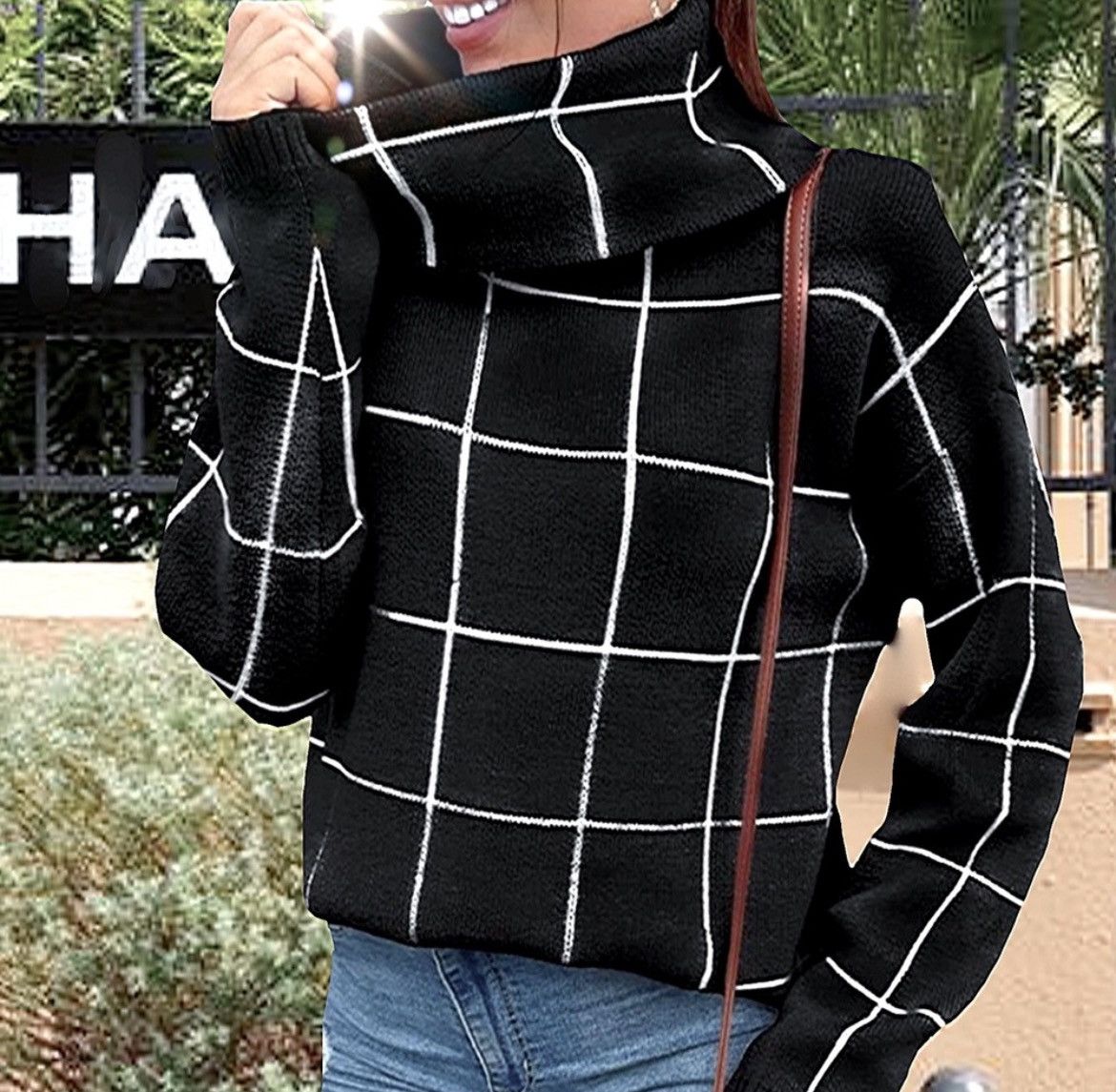 Designer × Other NWT, Lavishly Paris Women's Black Turtleneck Sweater. Size S / US 4 / IT 40 - 1 Thumbnail