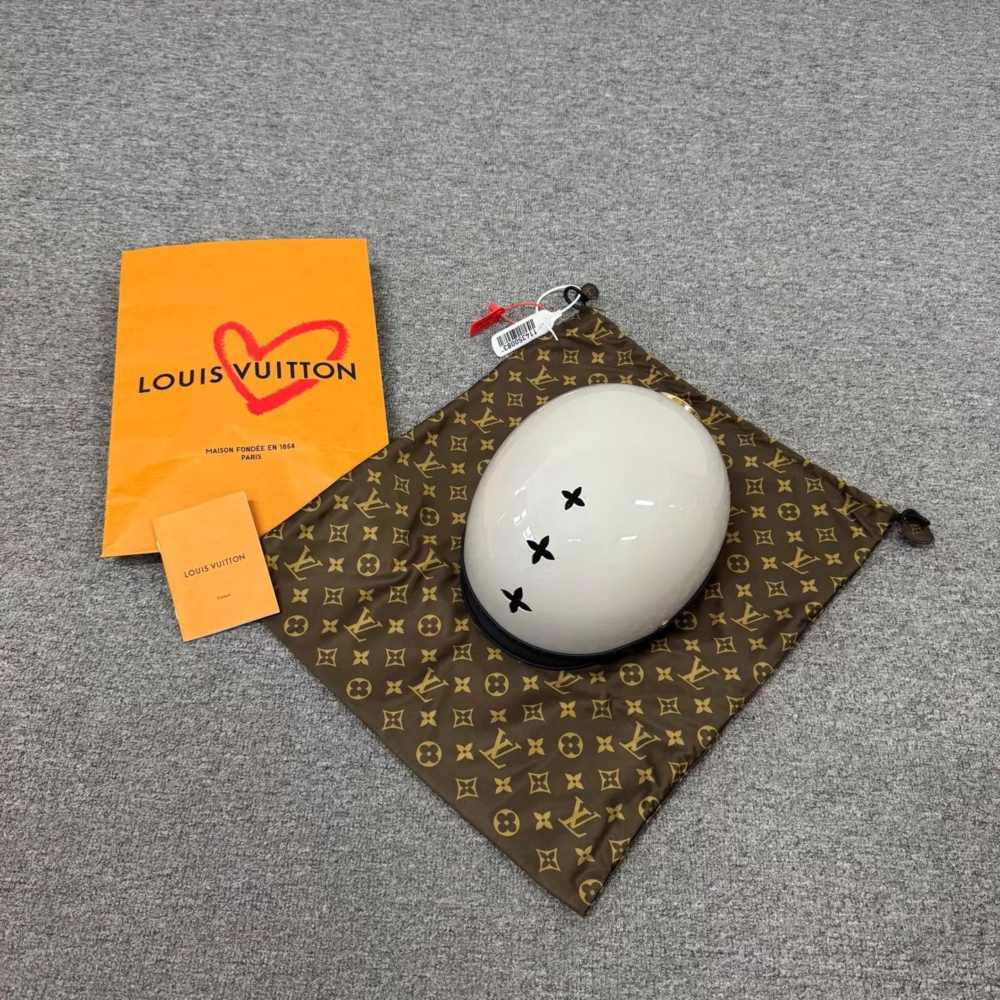 Louis Vuitton LV Monogram Quatrefoil Openwork Cycling Helmet New Size ONE SIZE - 1 Thumbnail
