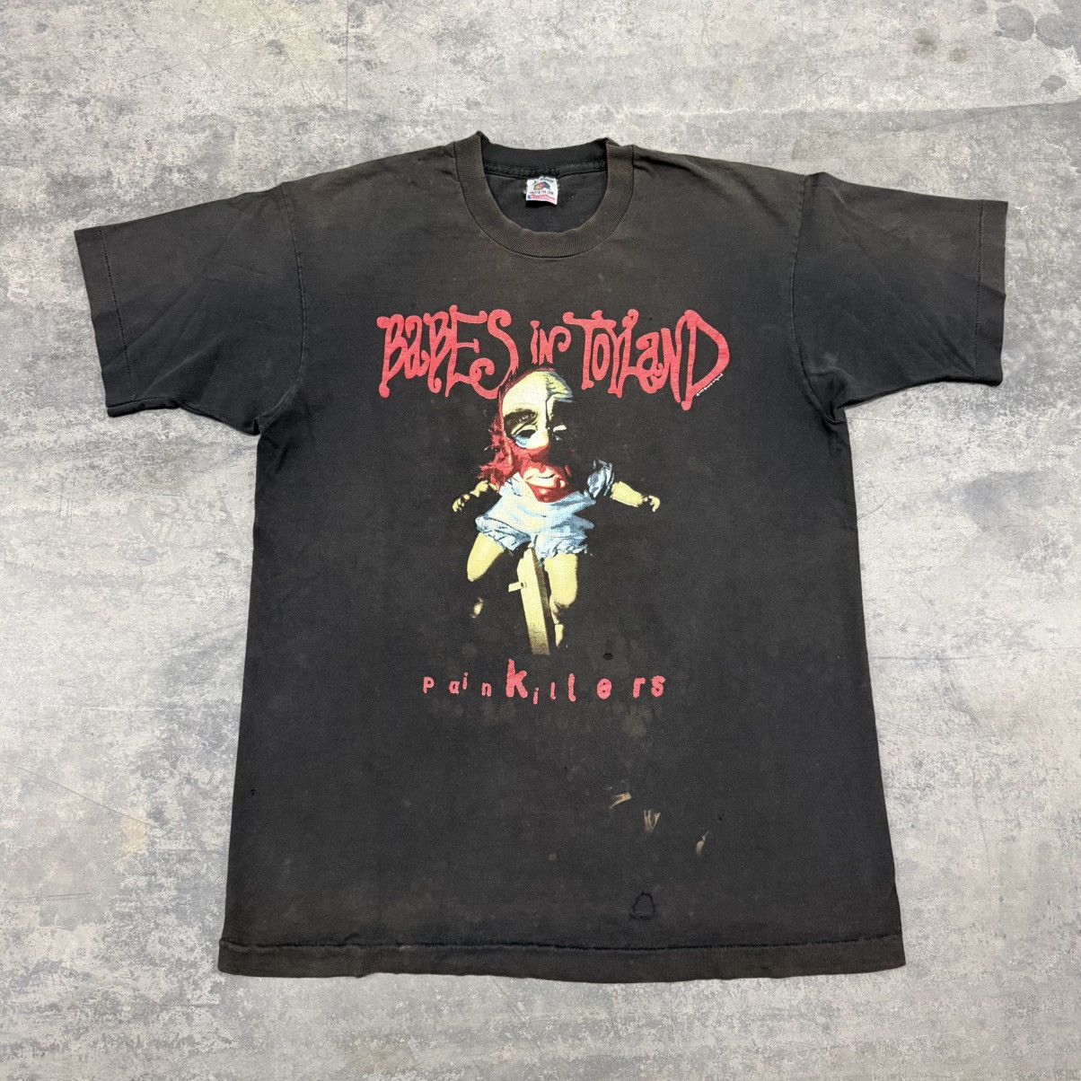 Vintage 1993 Vintage Faded Babes In Toyland Painkillers Band Tee Size US L / EU 52-54 / 3 - 1 Thumbnail