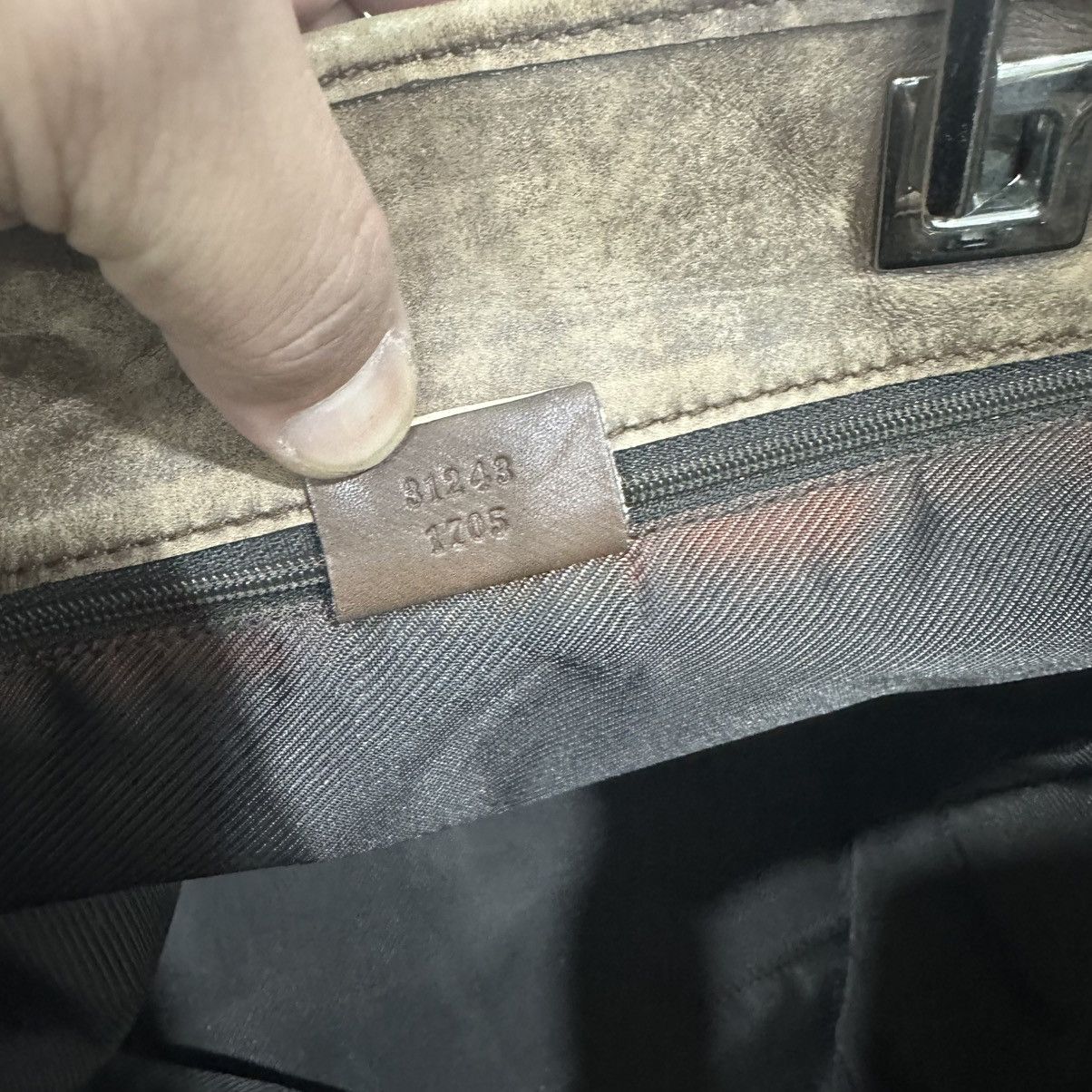 Gucci ‼️YES‼️ GUCCI GG MONOGRAM CANVAS TOTE BAG Size ONE SIZE - 12 Thumbnail
