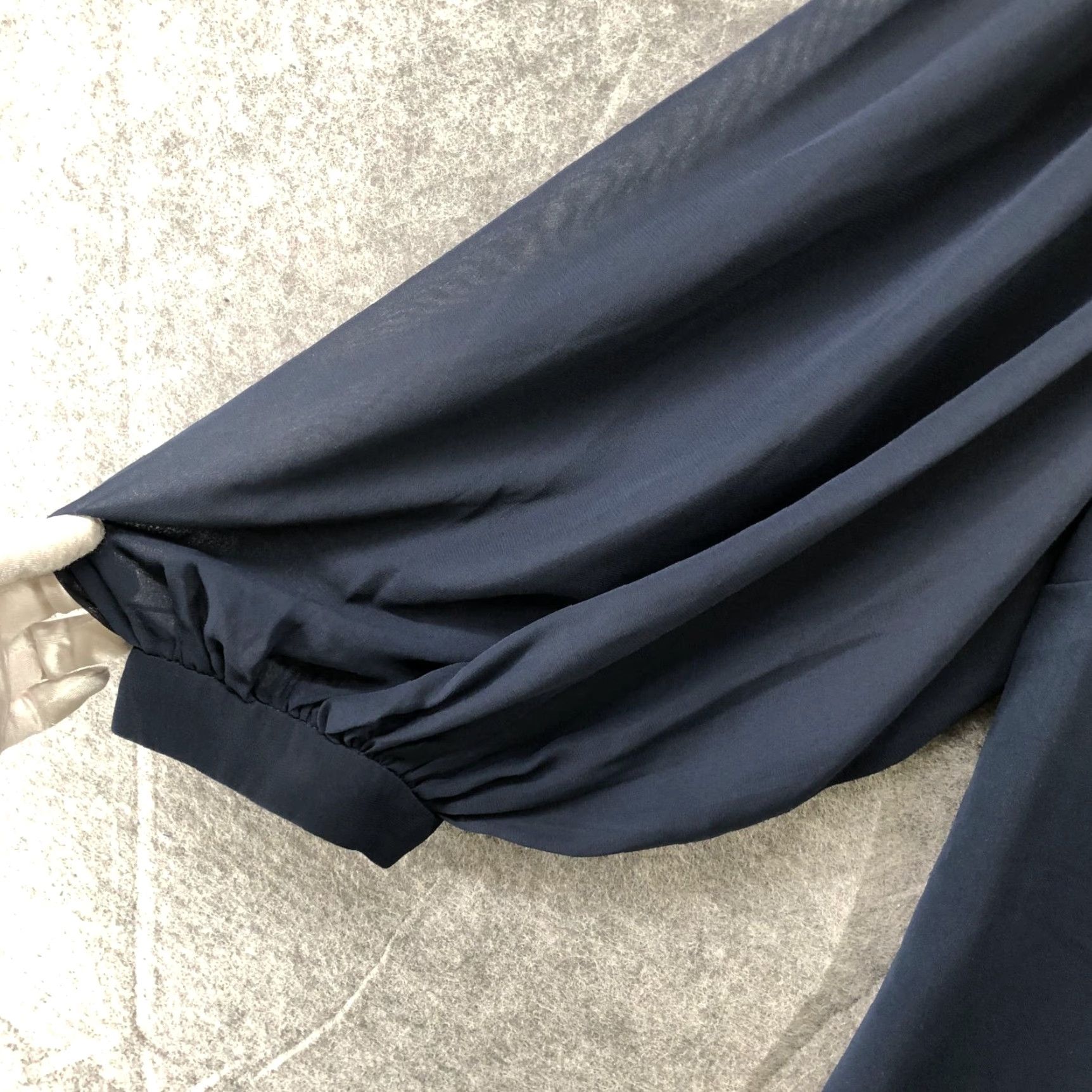 Ann Taylor VINTAGE Ann Taylor Sheath Dress Navy Blue 4 V-Neck 3/4 Balloon Sleeve Polyester Dress Knee Length Women Size S / US 4 / IT 40 - 5 Thumbnail