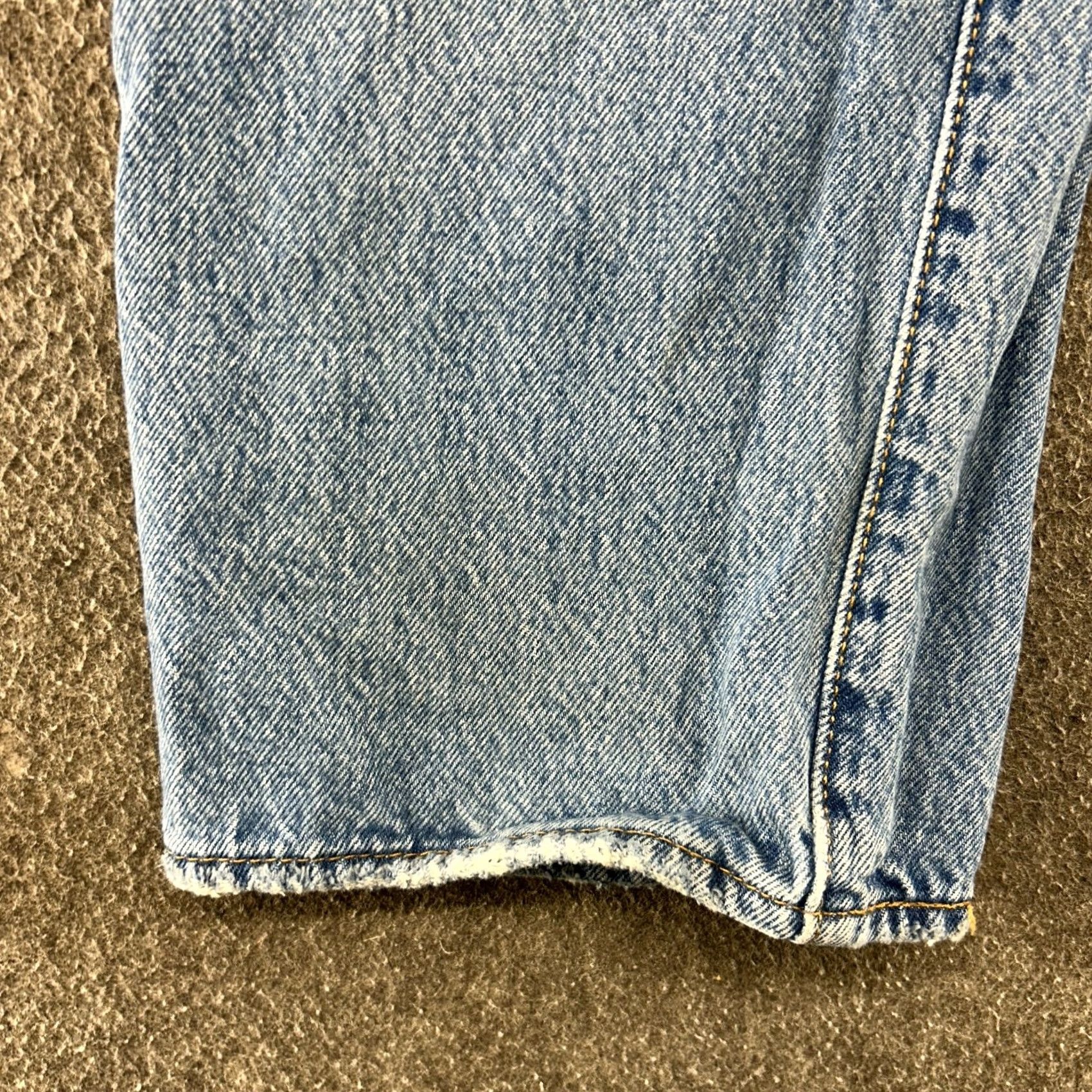 Levi's VINTAGE Levi's 501 Jeans Mens 33x30 Straight Regular Light Wash Distressed Denim Blue Jeans Mens Regular 501 Series Retro Distressed Pockets 5-Pocket Size US 33 - 5 Thumbnail