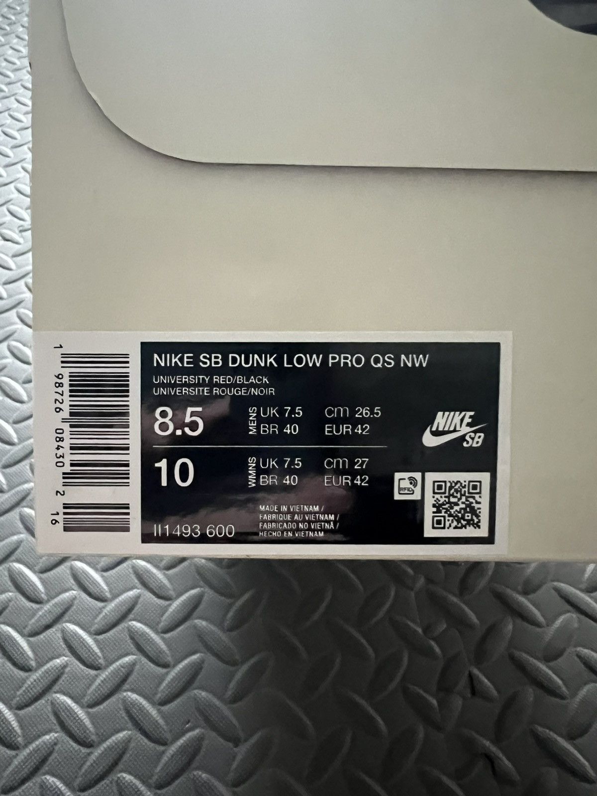 Nike SB NARDWUAR NIKE SB DUNK LOW 8.5 Size US 8.5 / EU 41-42 - 10 Thumbnail