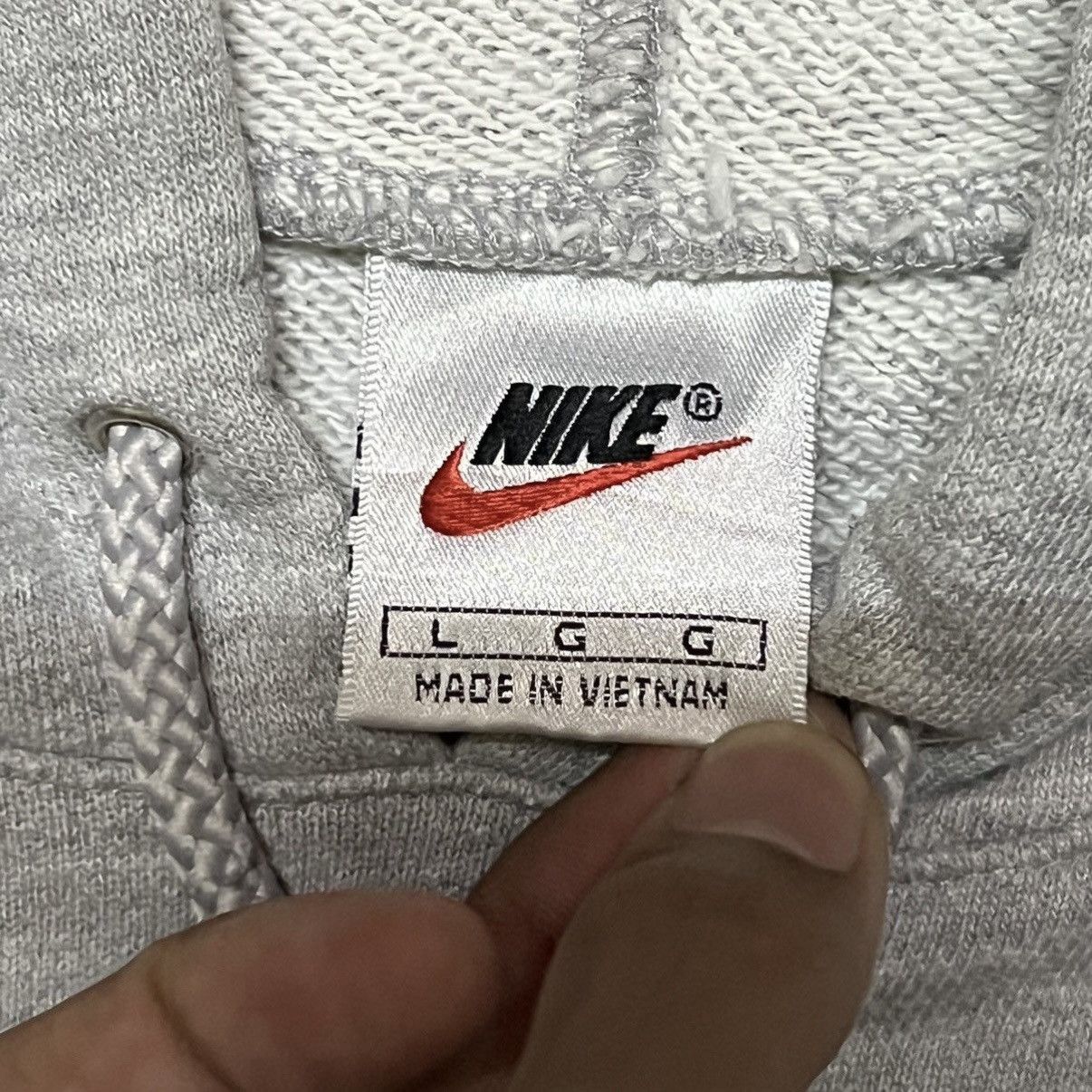 Nike Vintage Nike Hoodie Small Logo Travis Scott Style Size US L / EU 52-54 / 3 - 6 Thumbnail