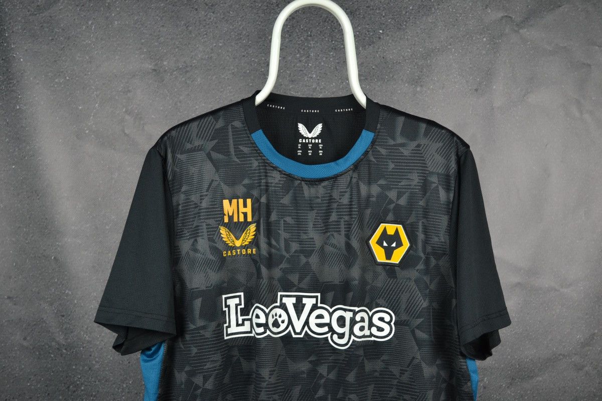 Other Wolverhampton Training Football Shirt Castore Soccer Jersey Size US XL / EU 56 / 4 - 3 Thumbnail