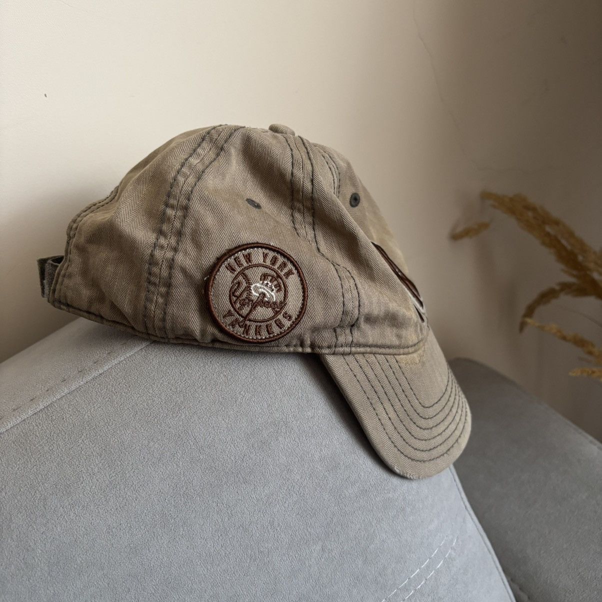 If Six Was Nine × Le Grande Bleu (L.G.B.) × New York Yankees Vintage New York Yankees Faded and Distressed Brown Logo Cap Size ONE SIZE - 3 Thumbnail