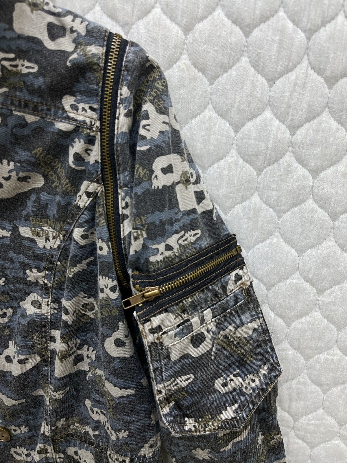If Six Was Nine × Japanese Brand 🔥🔥ARCHIVE ALGON QUINS SKULLS PRINT DETACHABLE SLEEVE JACKET Size S / US 4 / IT 40 - 5 Thumbnail